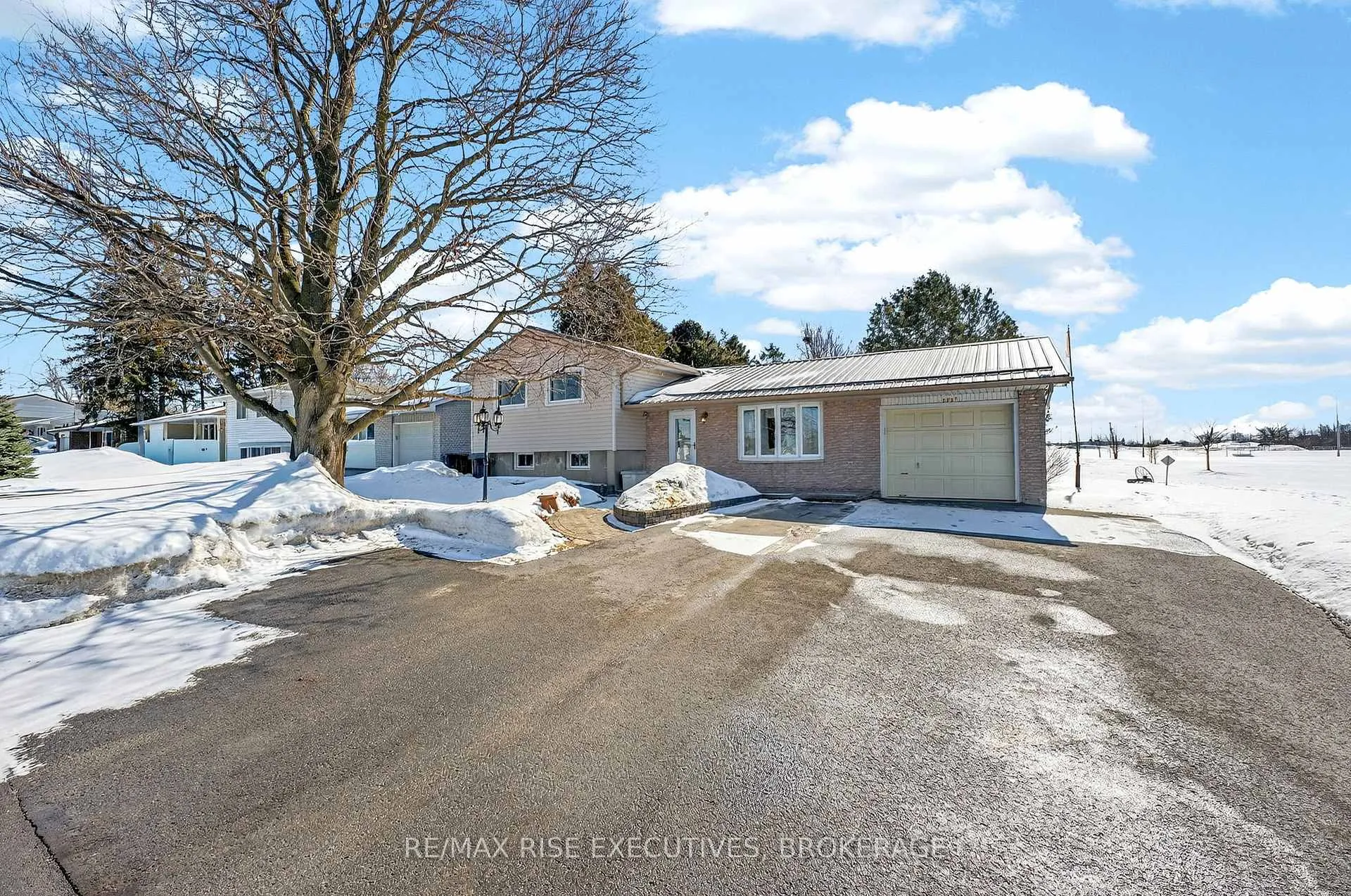 Photo 3 of 3231 Princess Street, Kingston, North of Taylor-Kidd Blvd — HOMEH
