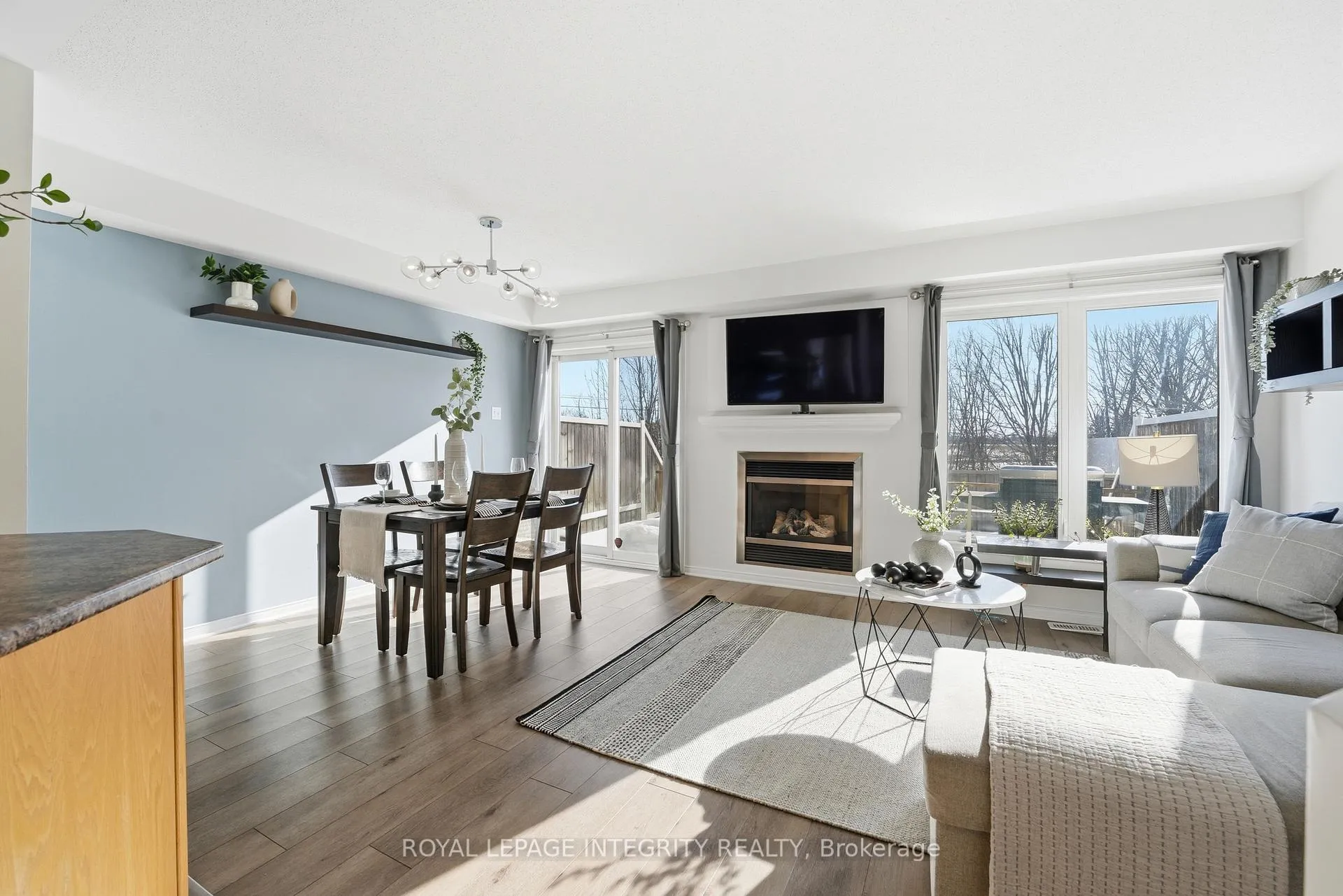 Photo 3 of 356 Hillsboro Private, Ottawa, Kanata - Emerald Meadows/Trailwest — HOMEH