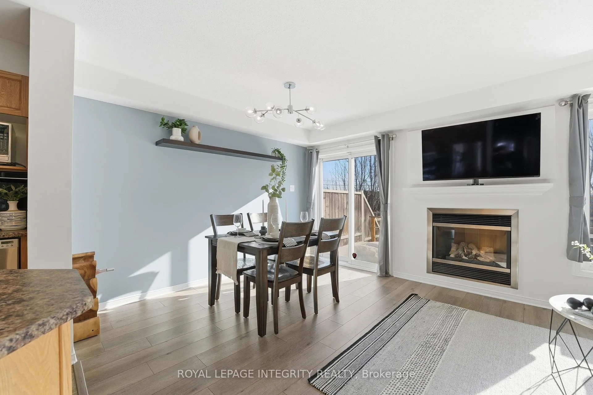 Photo 6 of 356 Hillsboro Private, Ottawa, Kanata - Emerald Meadows/Trailwest — HOMEH