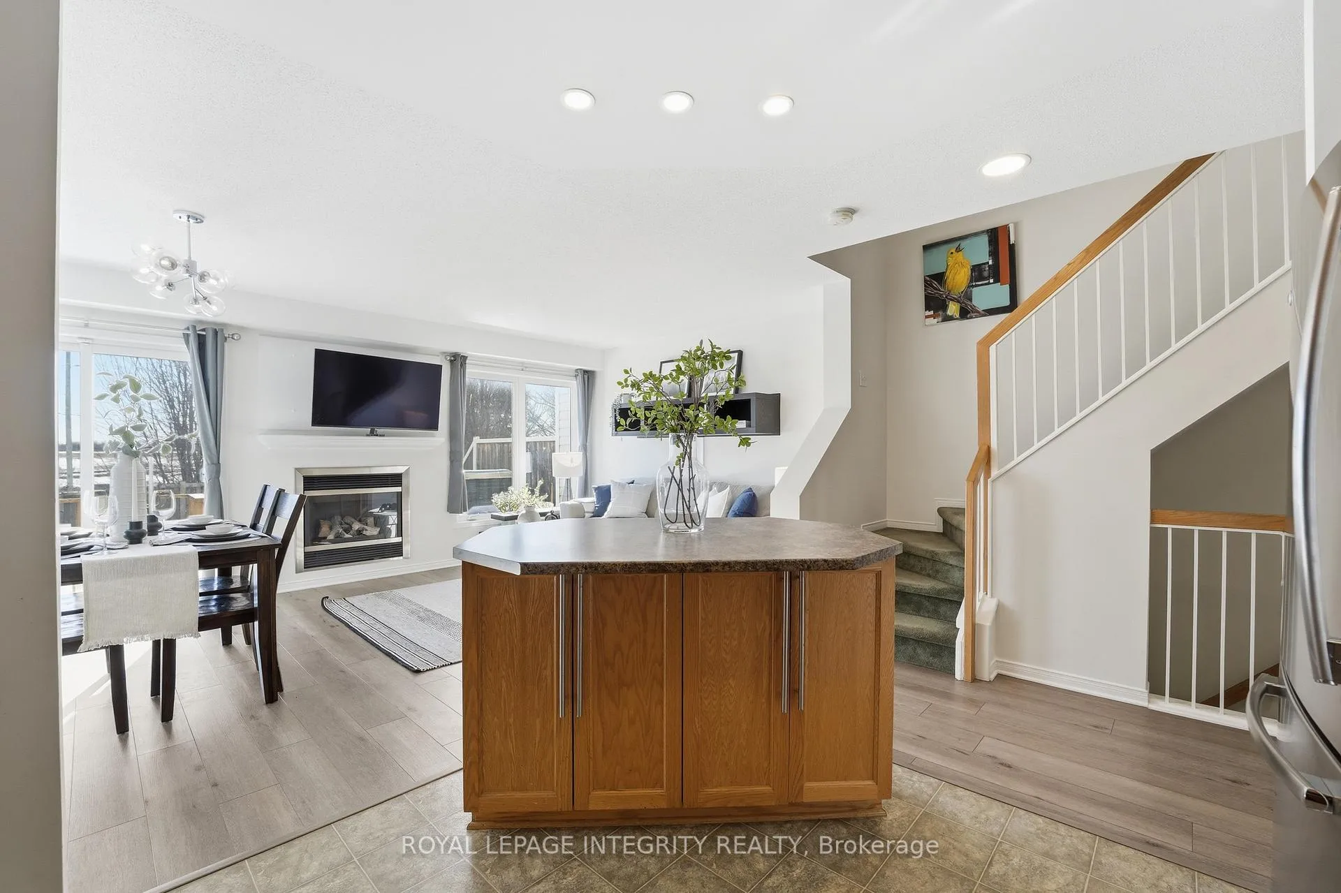 Photo 11 of 356 Hillsboro Private, Ottawa, Kanata - Emerald Meadows/Trailwest — HOMEH