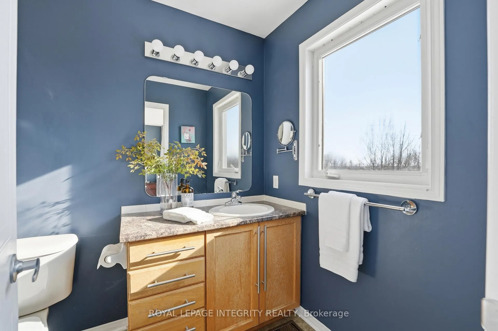 Photo 15 of 356 Hillsboro Private, Ottawa, Kanata - Emerald Meadows/Trailwest — HOMEH