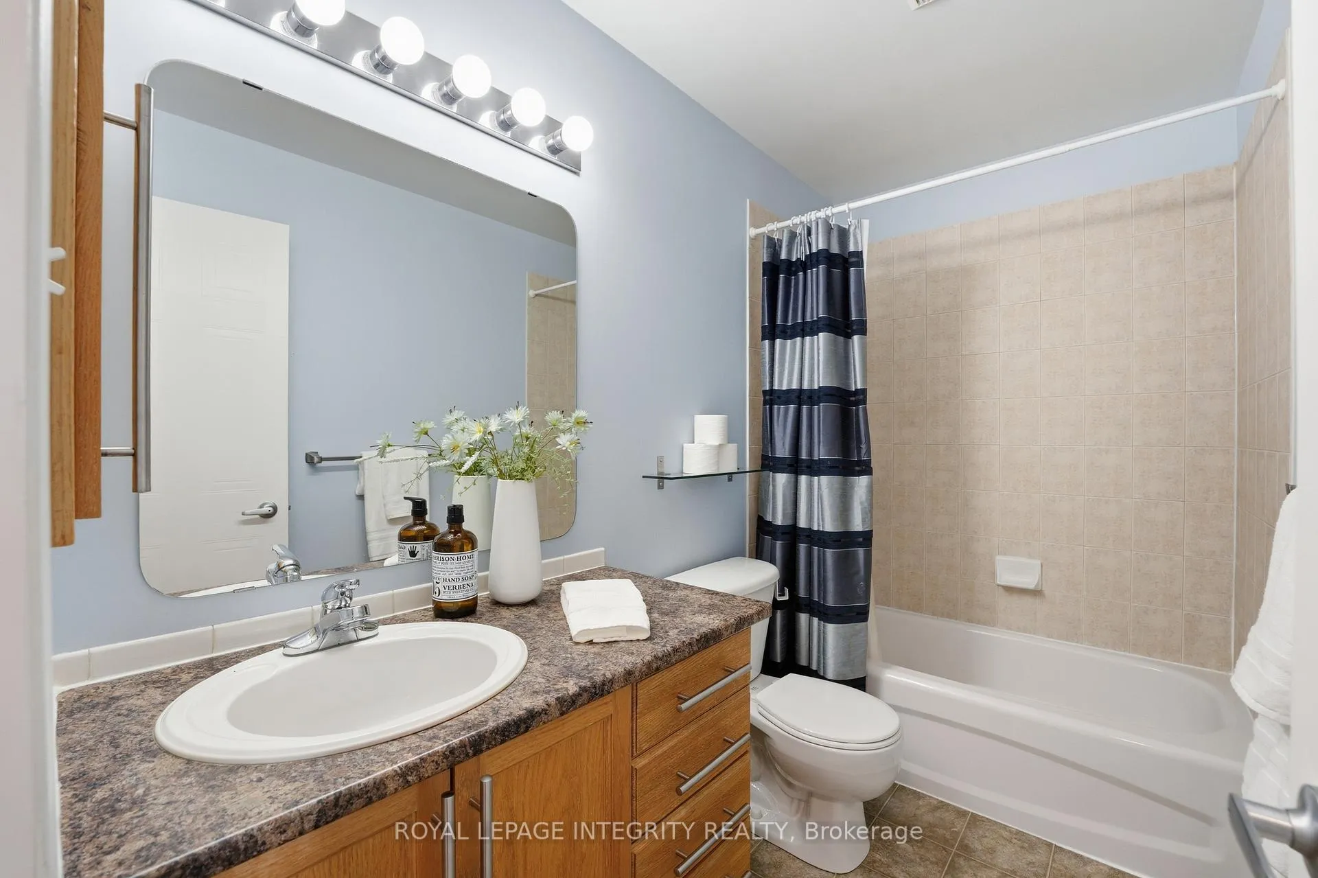 Photo 21 of 356 Hillsboro Private, Ottawa, Kanata - Emerald Meadows/Trailwest — HOMEH