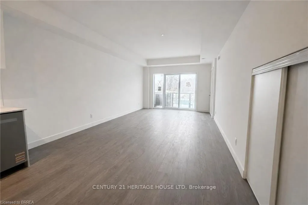 Photo 4 of Unit 210, 16 Melbourne Avenue, St. Catharines, Downtown — HOMEH