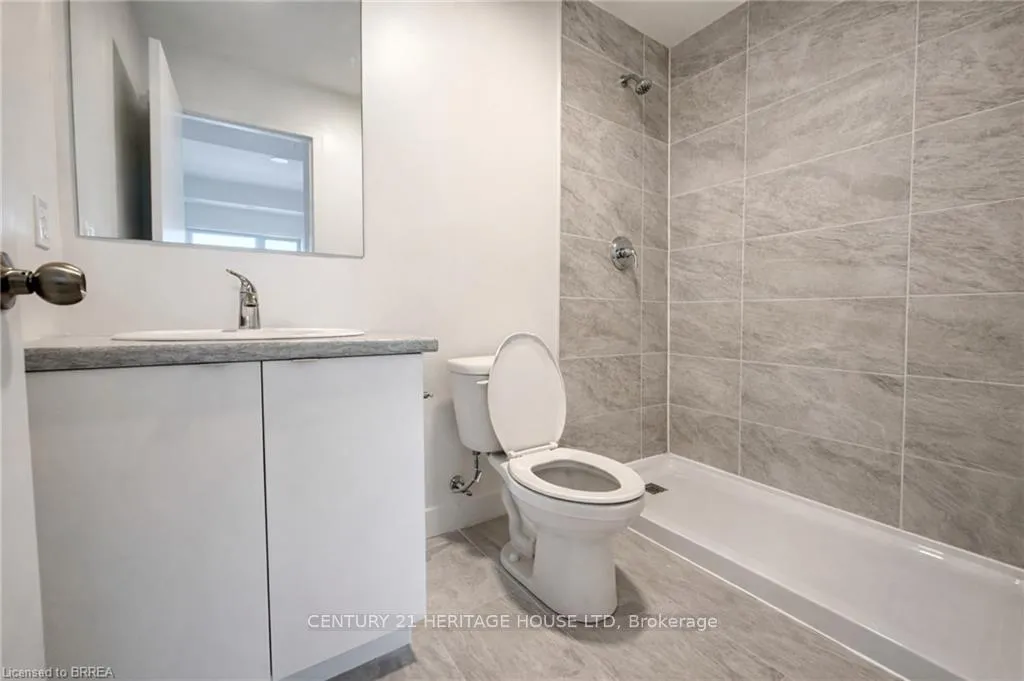 Photo 10 of Unit 210, 16 Melbourne Avenue, St. Catharines, Downtown — HOMEH
