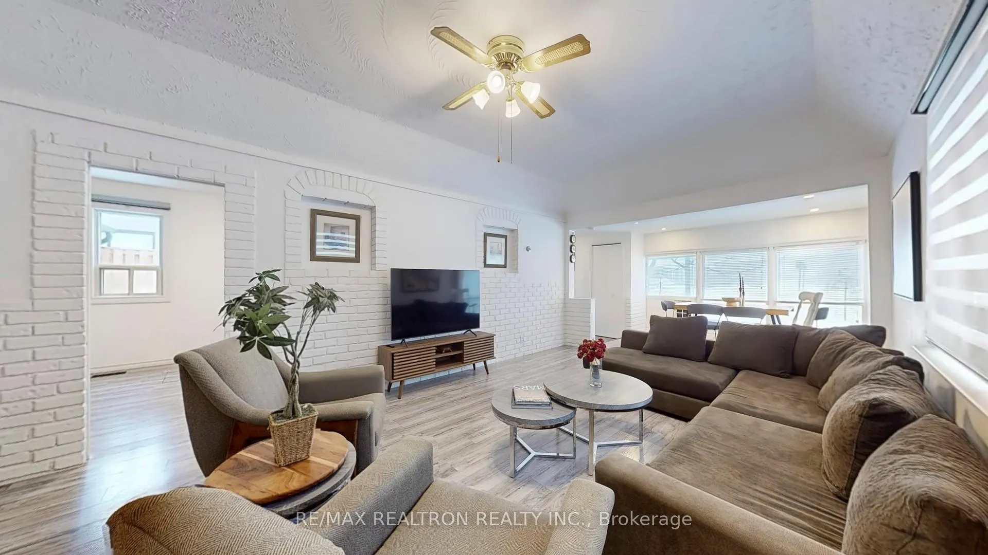Photo 5 of 196 Ways Bay Drive, Georgina, Keswick North — HOMEH