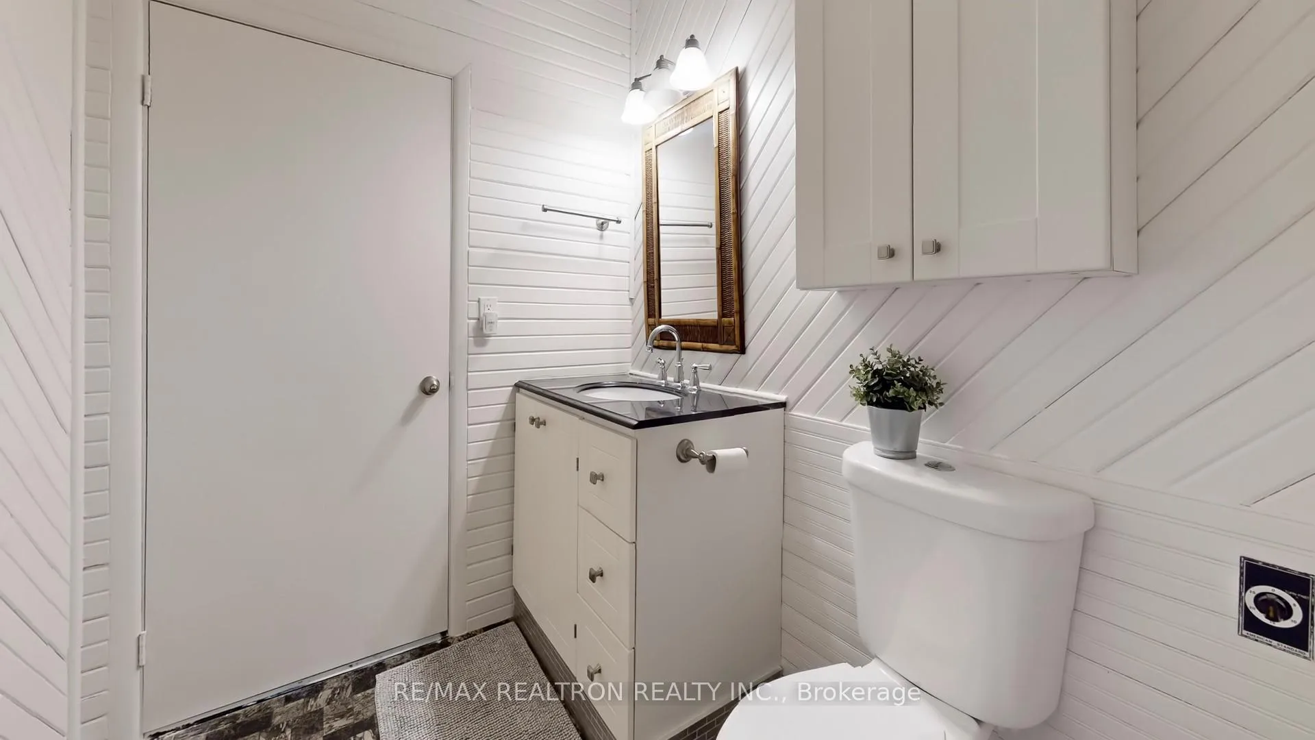 Photo 32 of 196 Ways Bay Drive, Georgina, Keswick North — HOMEH