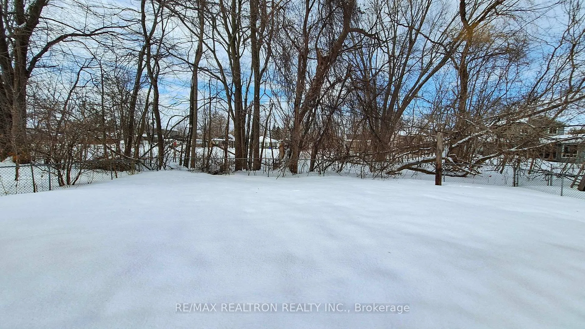 Photo 39 of 196 Ways Bay Drive, Georgina, Keswick North — HOMEH