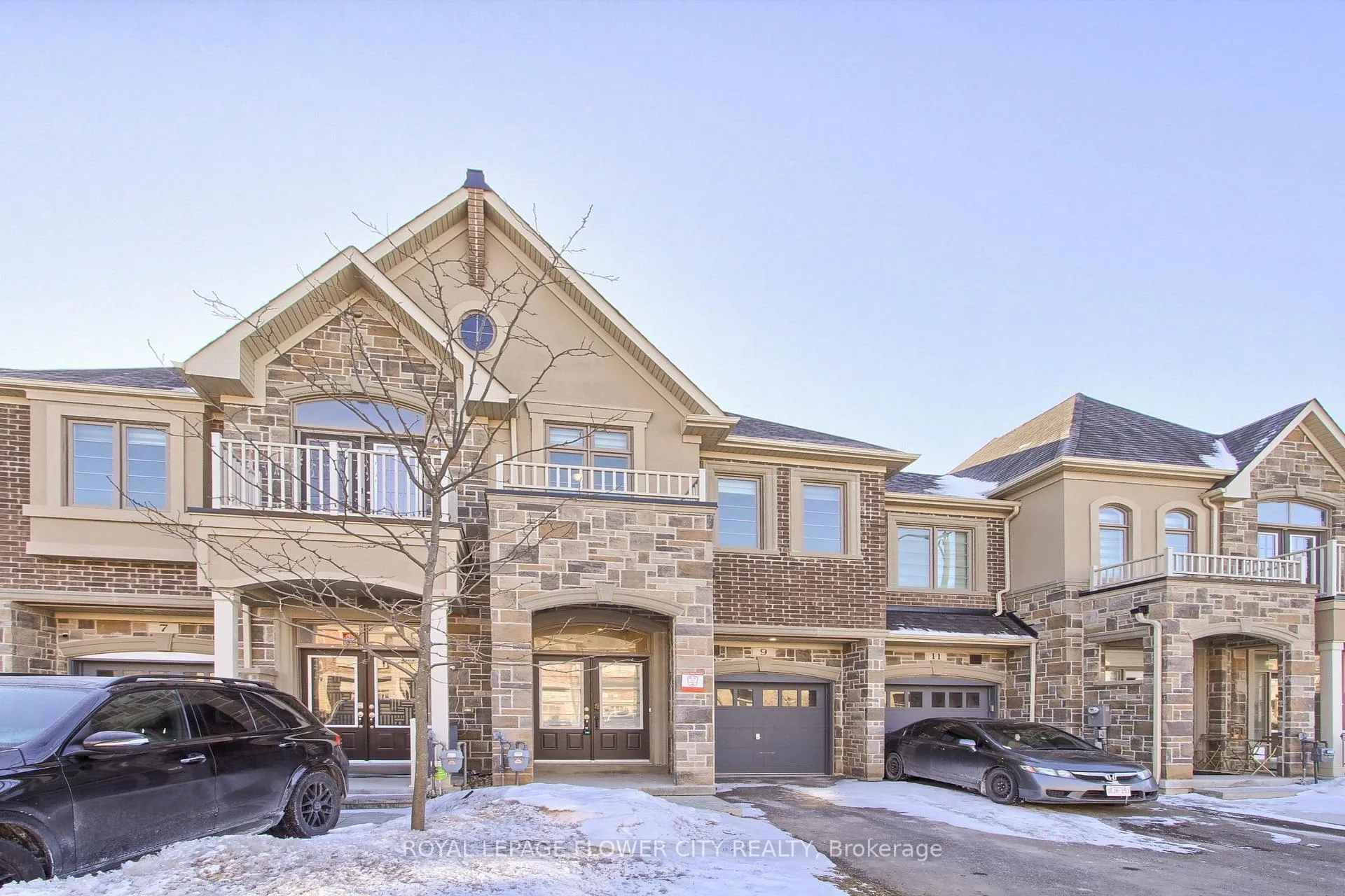 Photo 3 of 9 Dalbeattie Drive, Brampton, Bram West — HOMEH