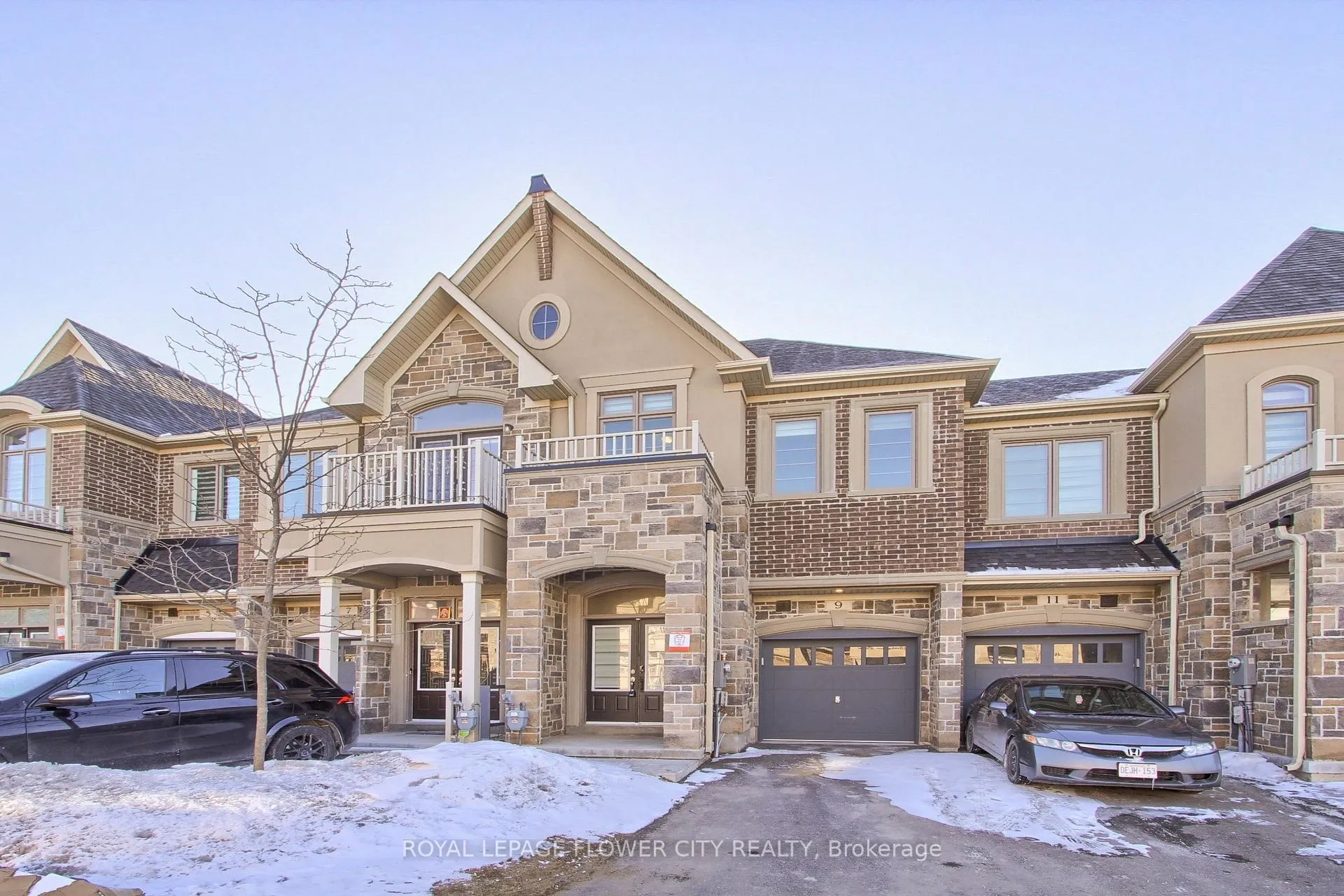 Photo 4 of 9 Dalbeattie Drive, Brampton, Bram West — HOMEH