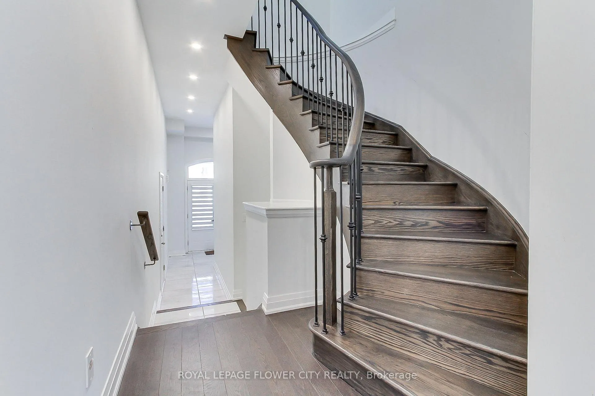 Photo 9 of 9 Dalbeattie Drive, Brampton, Bram West — HOMEH