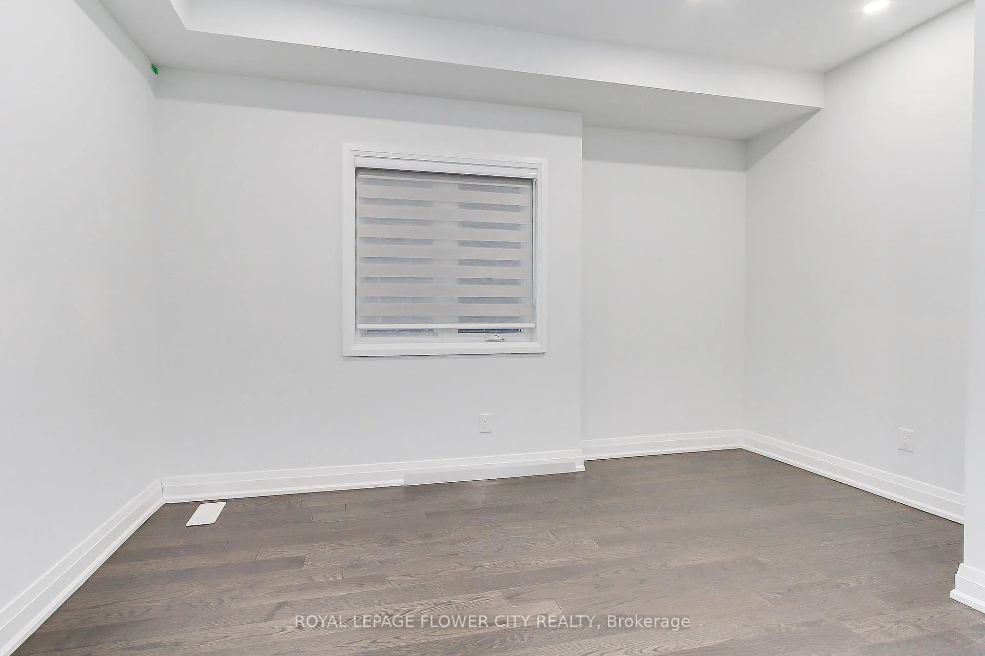 Photo 13 of 9 Dalbeattie Drive, Brampton, Bram West — HOMEH