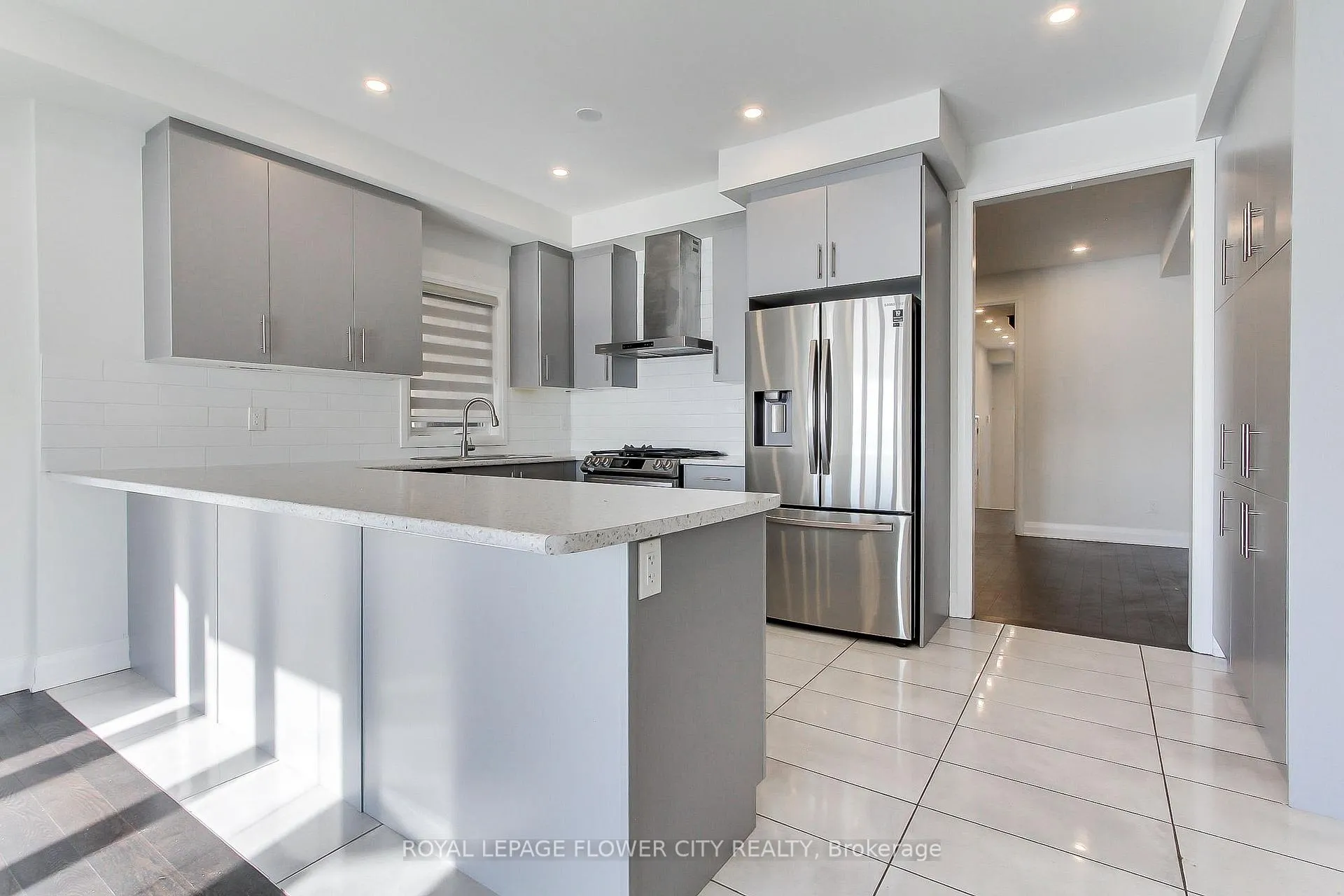 Photo 16 of 9 Dalbeattie Drive, Brampton, Bram West — HOMEH