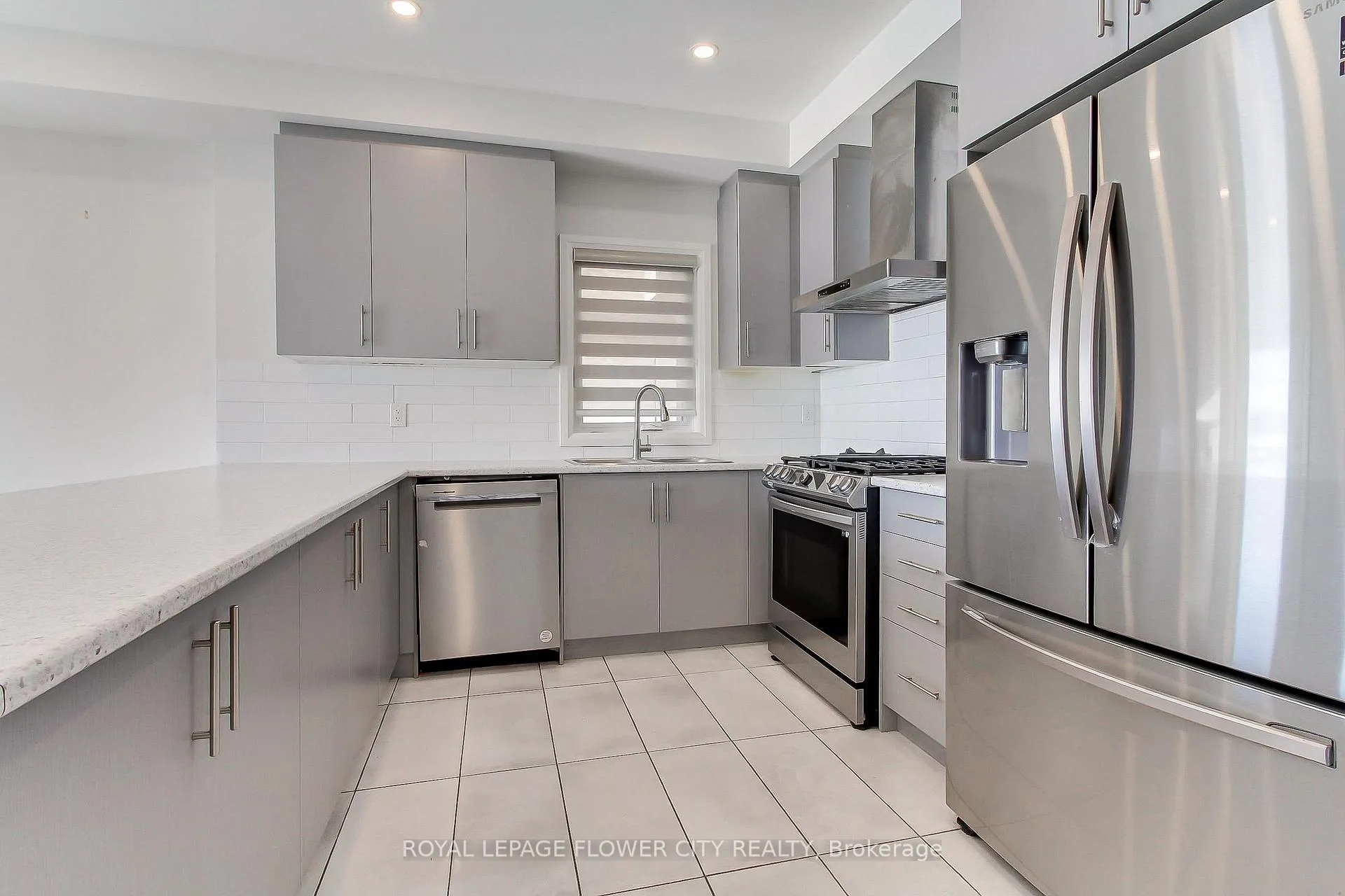 Photo 17 of 9 Dalbeattie Drive, Brampton, Bram West — HOMEH