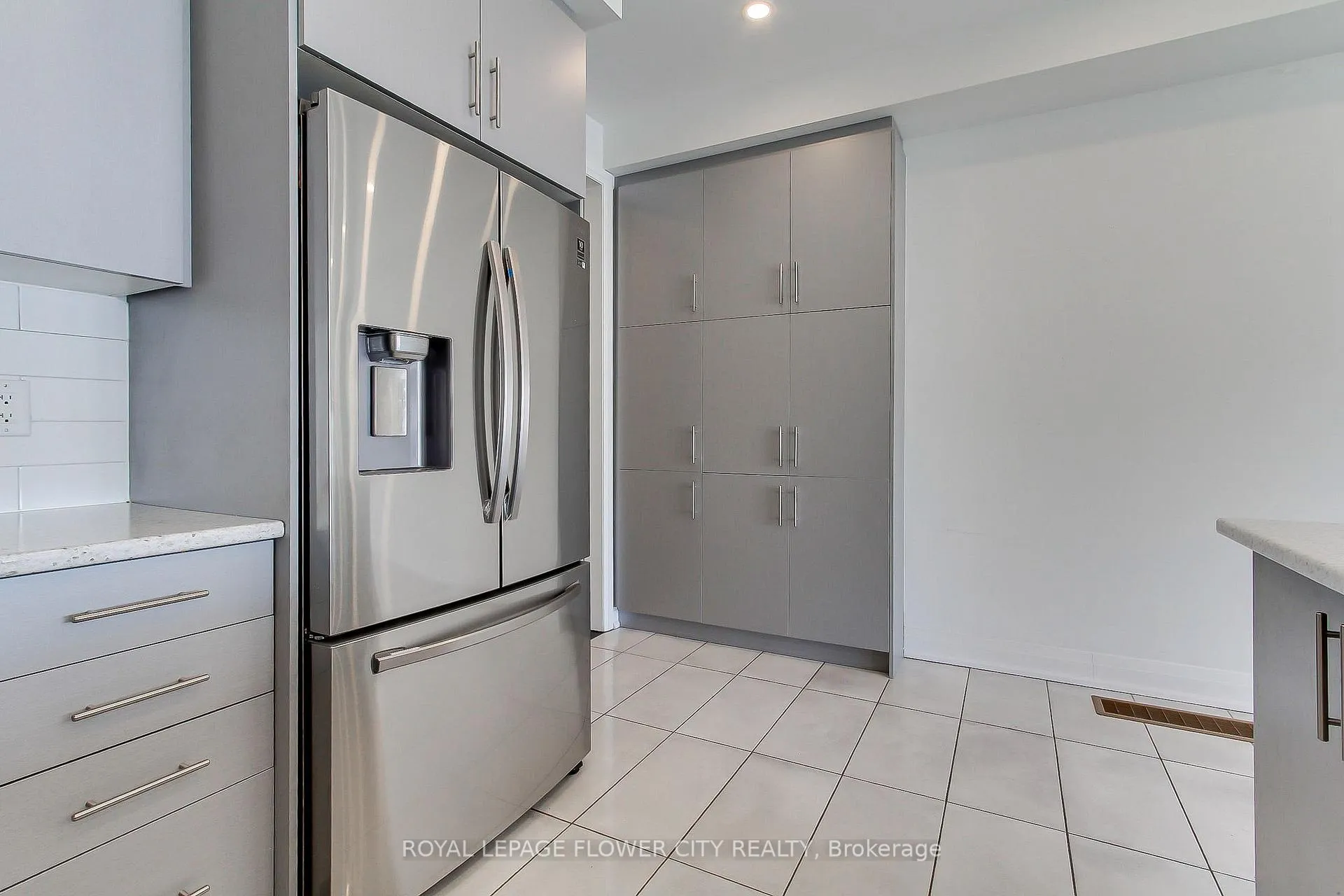 Photo 20 of 9 Dalbeattie Drive, Brampton, Bram West — HOMEH