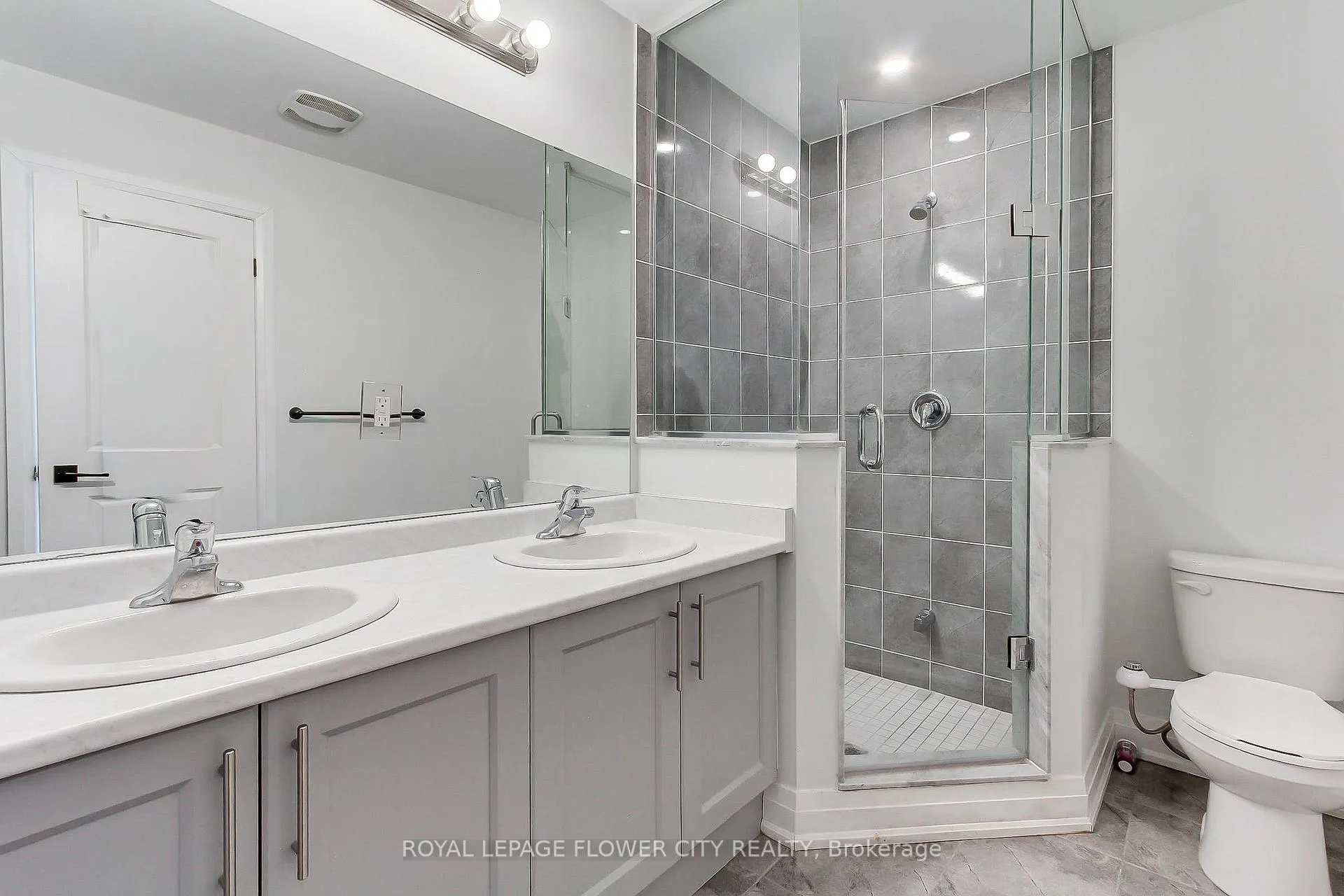 Photo 34 of 9 Dalbeattie Drive, Brampton, Bram West — HOMEH