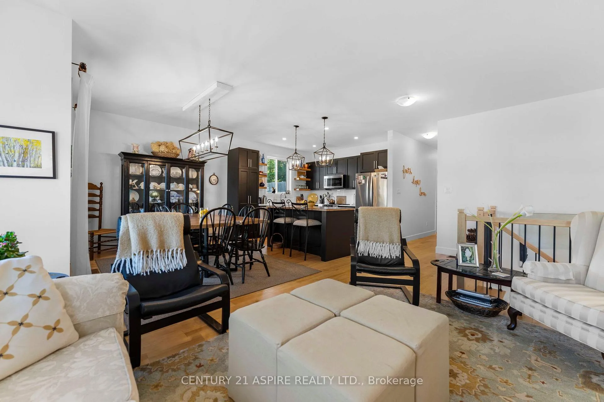 Photo 5 of 1002 Butler Boulevard, Petawawa — HOMEH