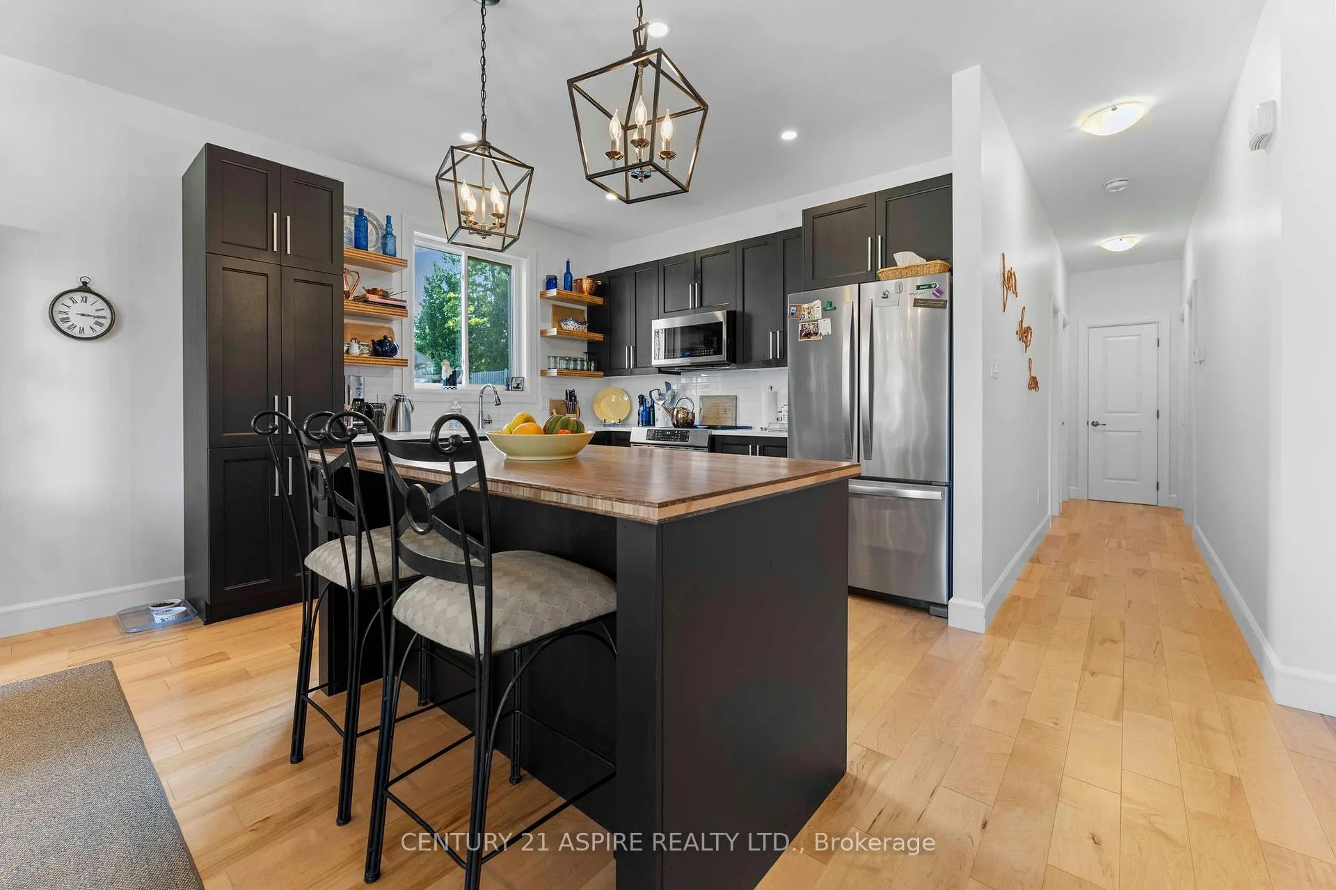 Photo 9 of 1002 Butler Boulevard, Petawawa — HOMEH