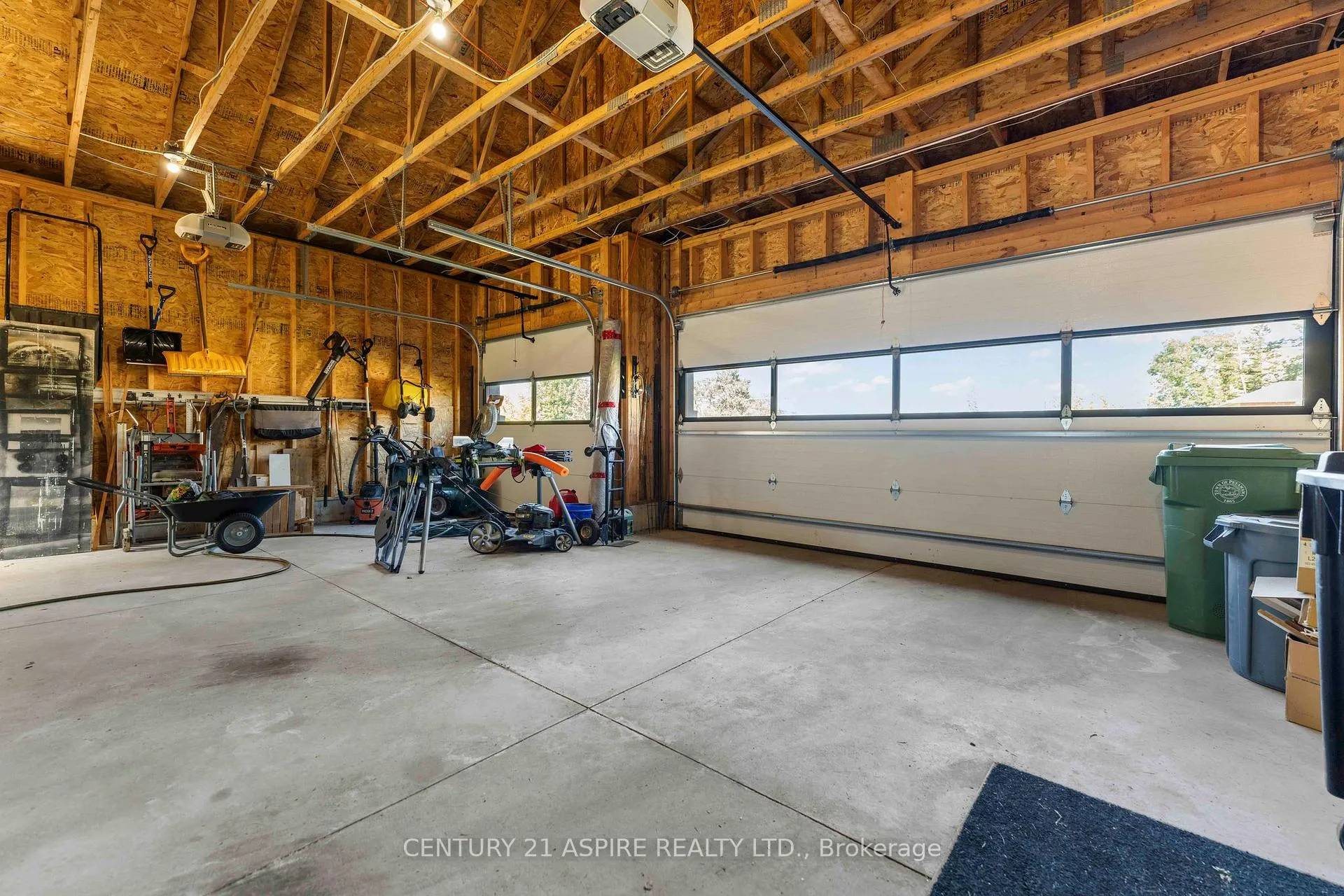 Photo 31 of 1002 Butler Boulevard, Petawawa — HOMEH