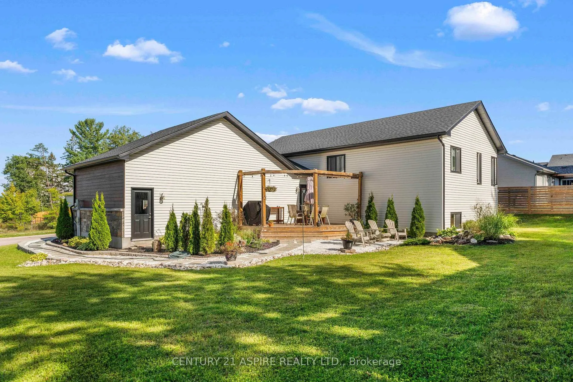 Photo 37 of 1002 Butler Boulevard, Petawawa — HOMEH