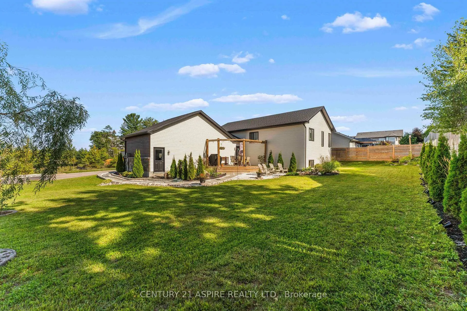 Photo 38 of 1002 Butler Boulevard, Petawawa — HOMEH