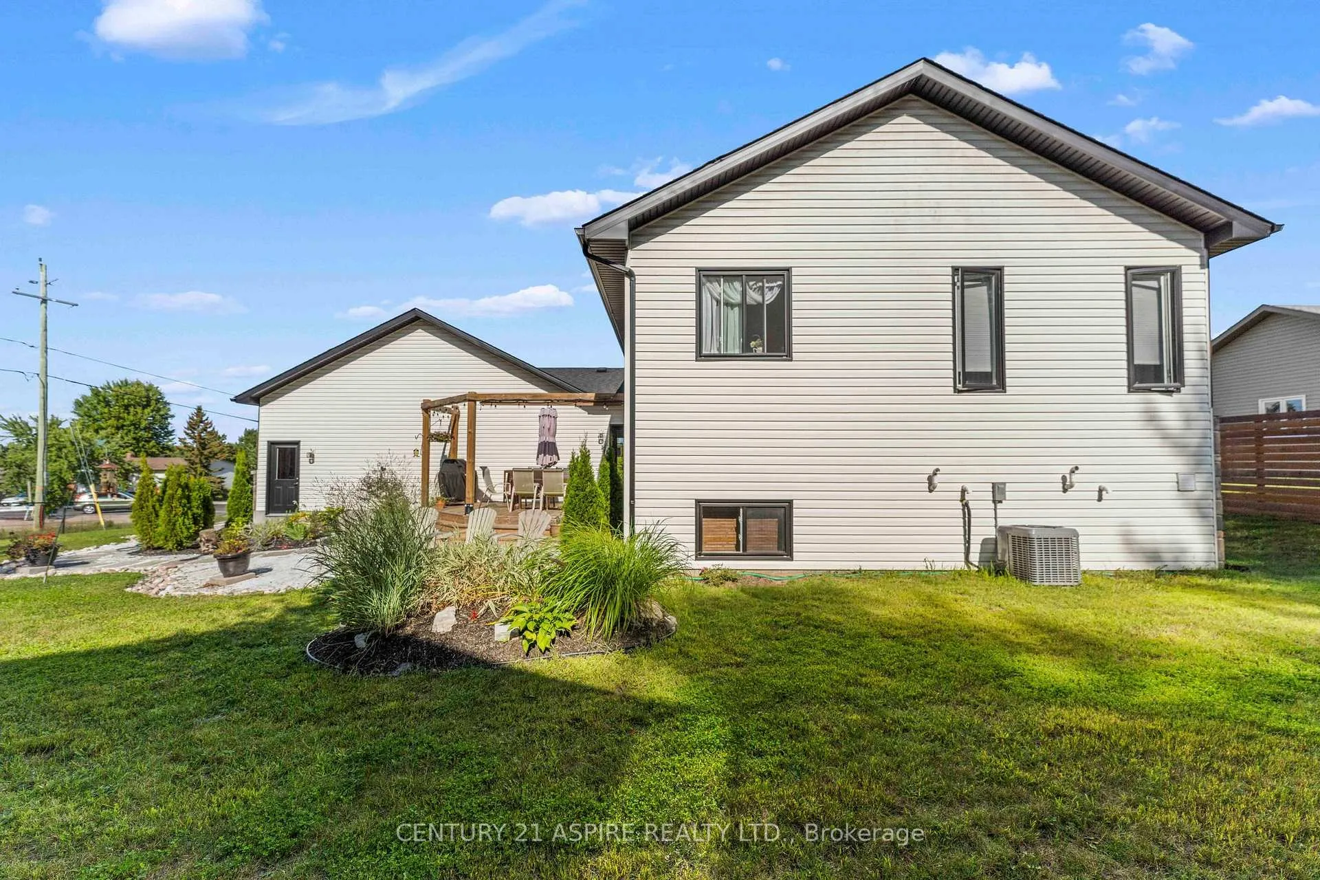 Photo 40 of 1002 Butler Boulevard, Petawawa — HOMEH