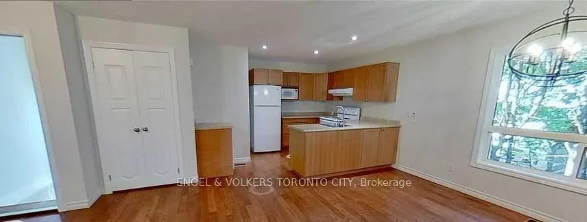 Photo 3 of Unit C, 17 Centre Street, Barrie, Allandale — HOMEH