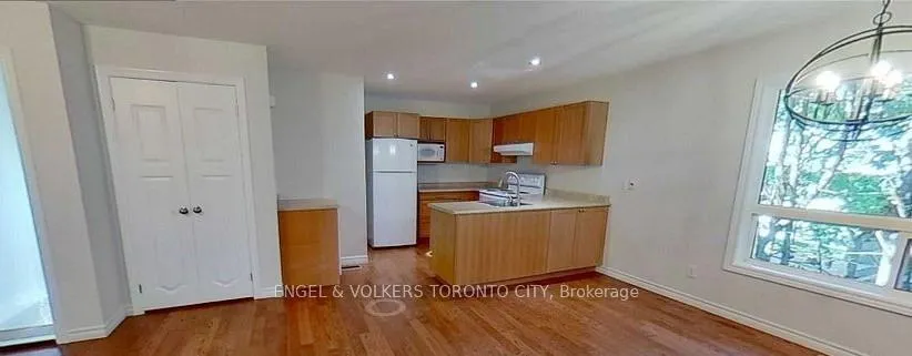 Photo 4 of Unit C, 17 Centre Street, Barrie, Allandale — HOMEH
