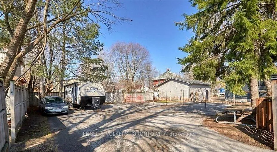 Photo 18 of Unit C, 17 Centre Street, Barrie, Allandale — HOMEH