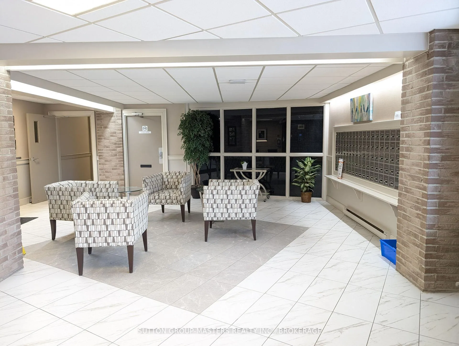 Photo 3 of Unit 404, 334 Queen Mary Road, Kingston, West of Sir John A. Blvd — HOMEH