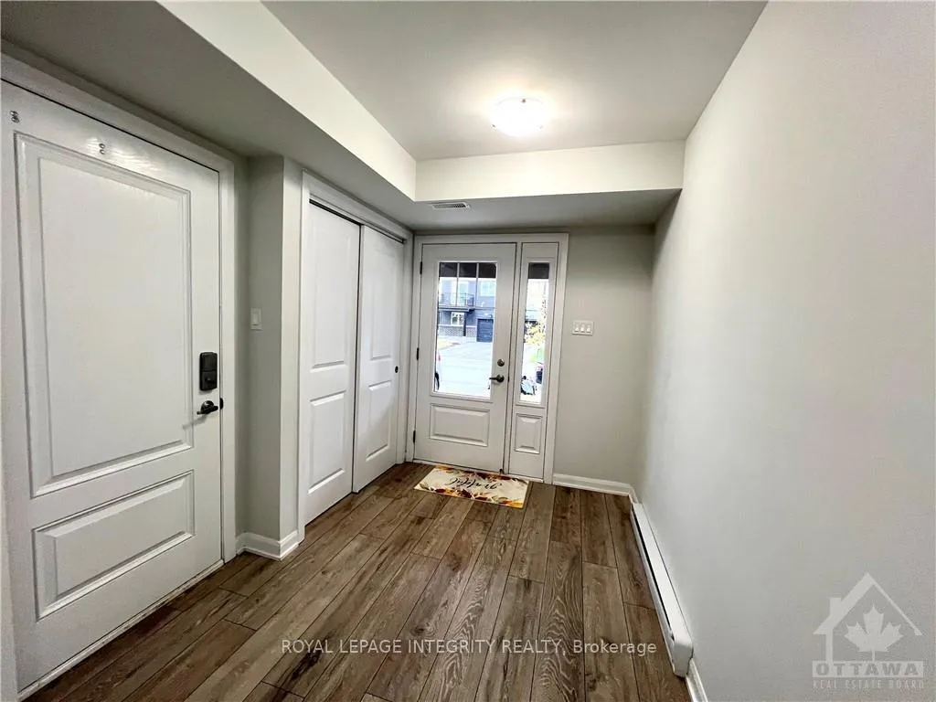 Photo 3 of 502 Galmoy Way, Ottawa, Barrhaven - Half Moon Bay — HOMEH