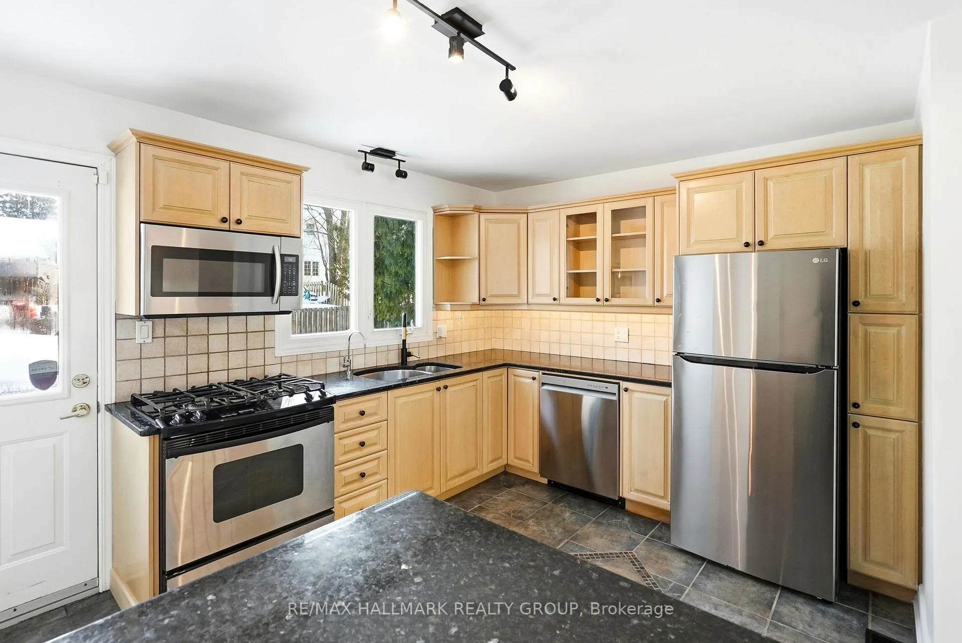 Photo 12 of 145 Larkin Drive, Ottawa, Barrhaven - Pheasant Run — HOMEH