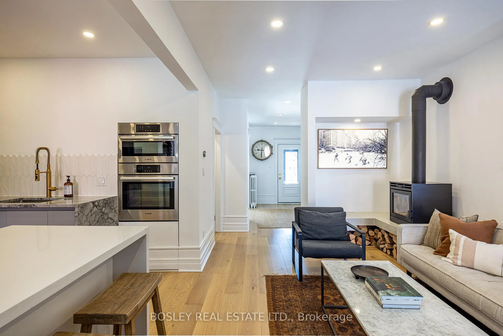 Photo 3 of 110 Grenadier Road, Toronto, High Park-Swansea — HOMEH