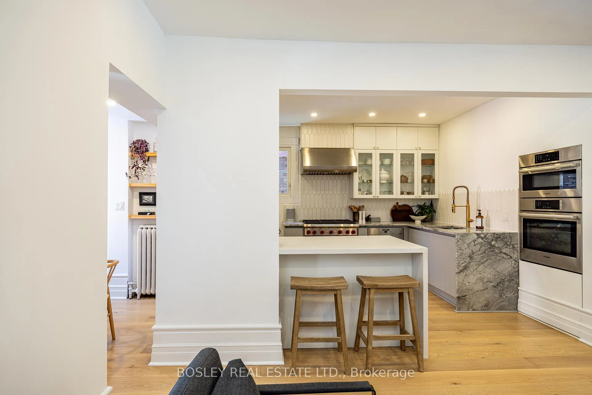 Photo 5 of 110 Grenadier Road, Toronto, High Park-Swansea — HOMEH