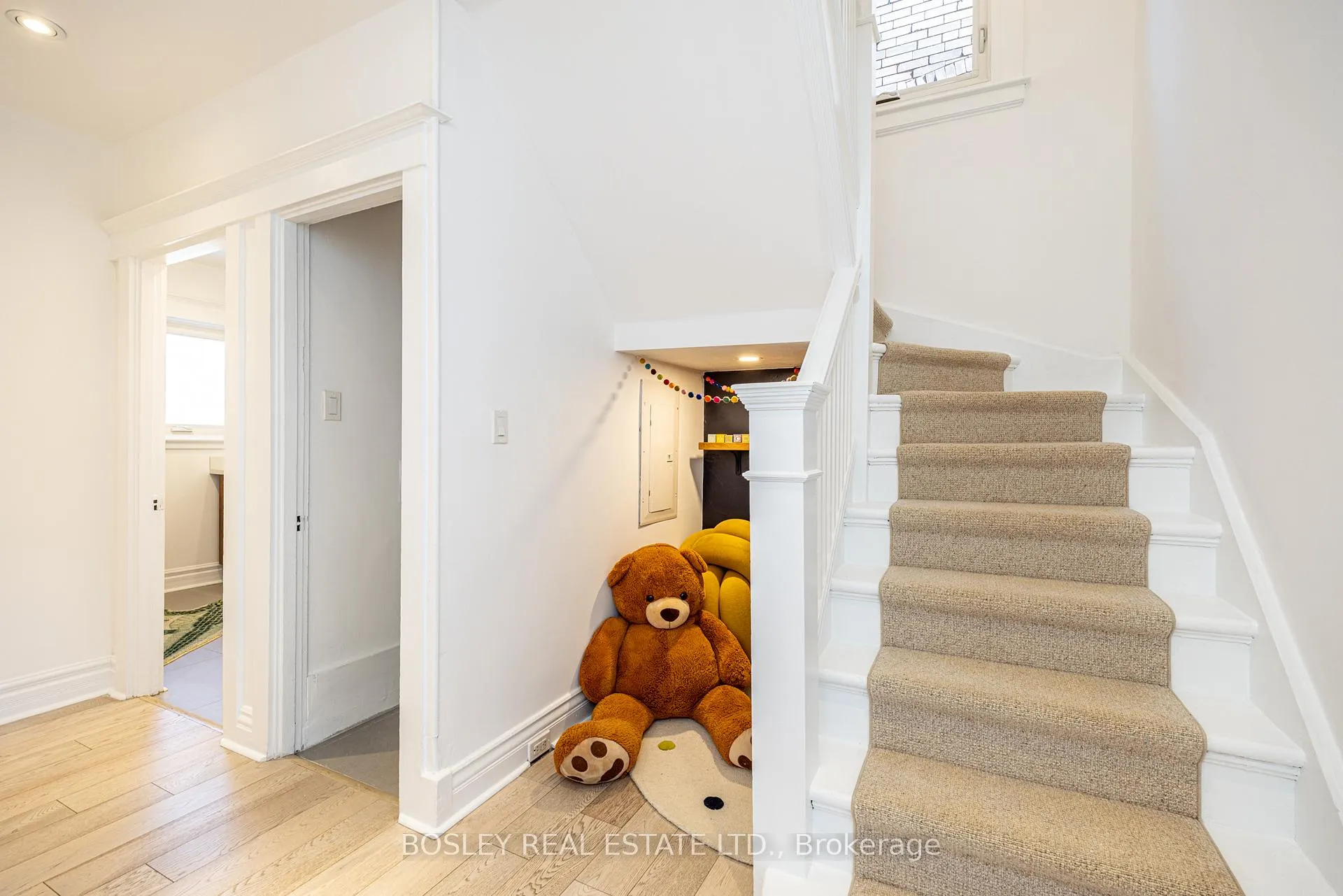 Photo 12 of 110 Grenadier Road, Toronto, High Park-Swansea — HOMEH