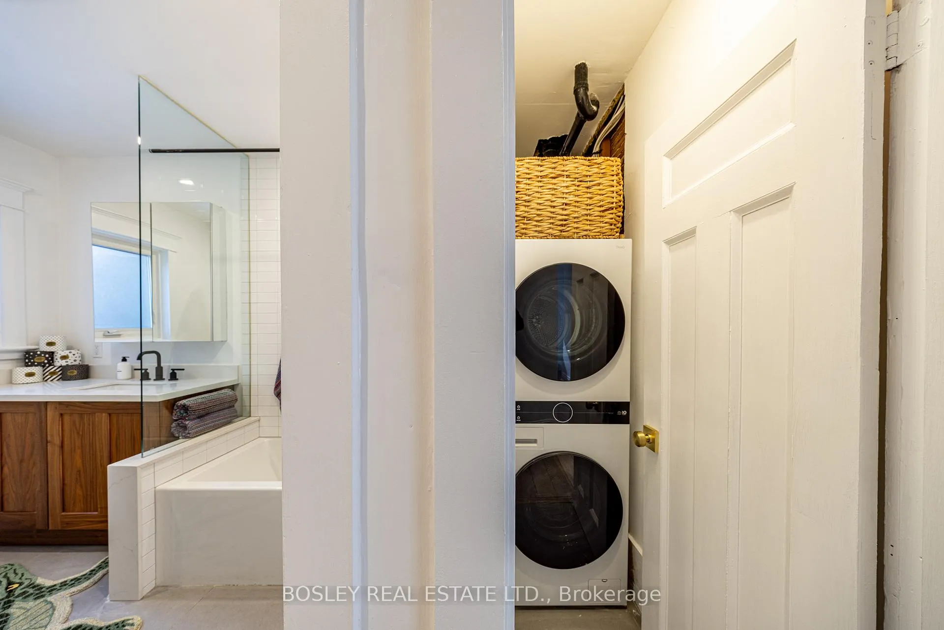 Photo 20 of 110 Grenadier Road, Toronto, High Park-Swansea — HOMEH