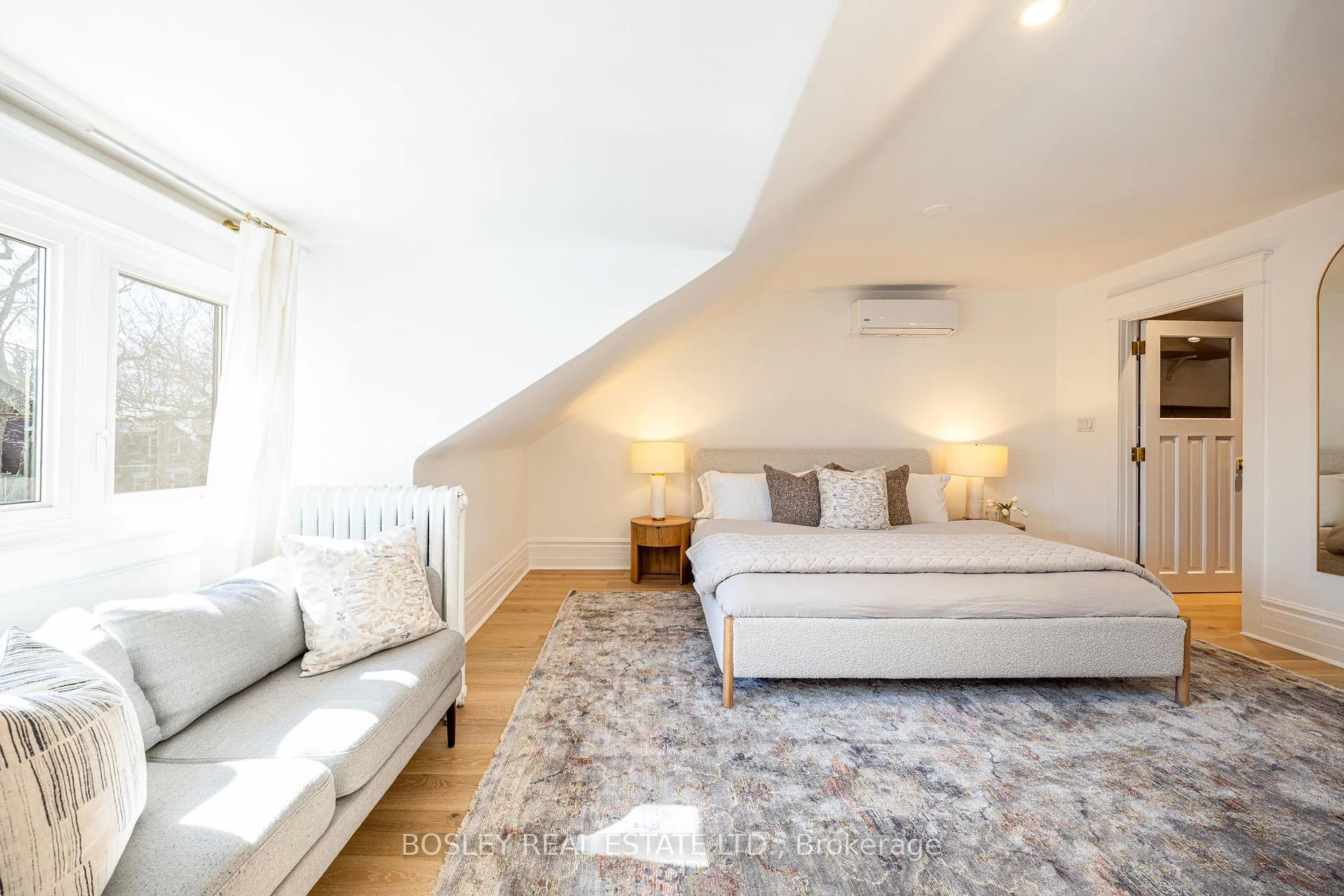 Photo 23 of 110 Grenadier Road, Toronto, High Park-Swansea — HOMEH