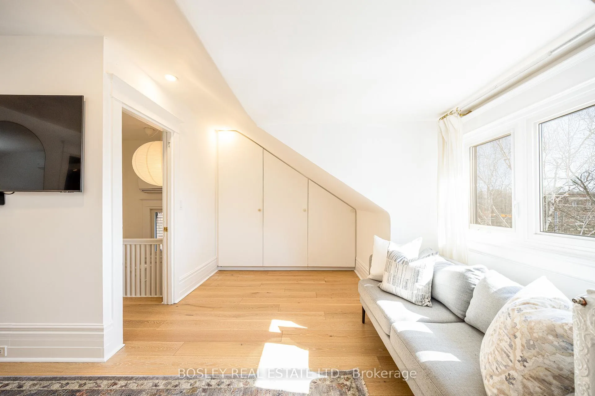 Photo 25 of 110 Grenadier Road, Toronto, High Park-Swansea — HOMEH