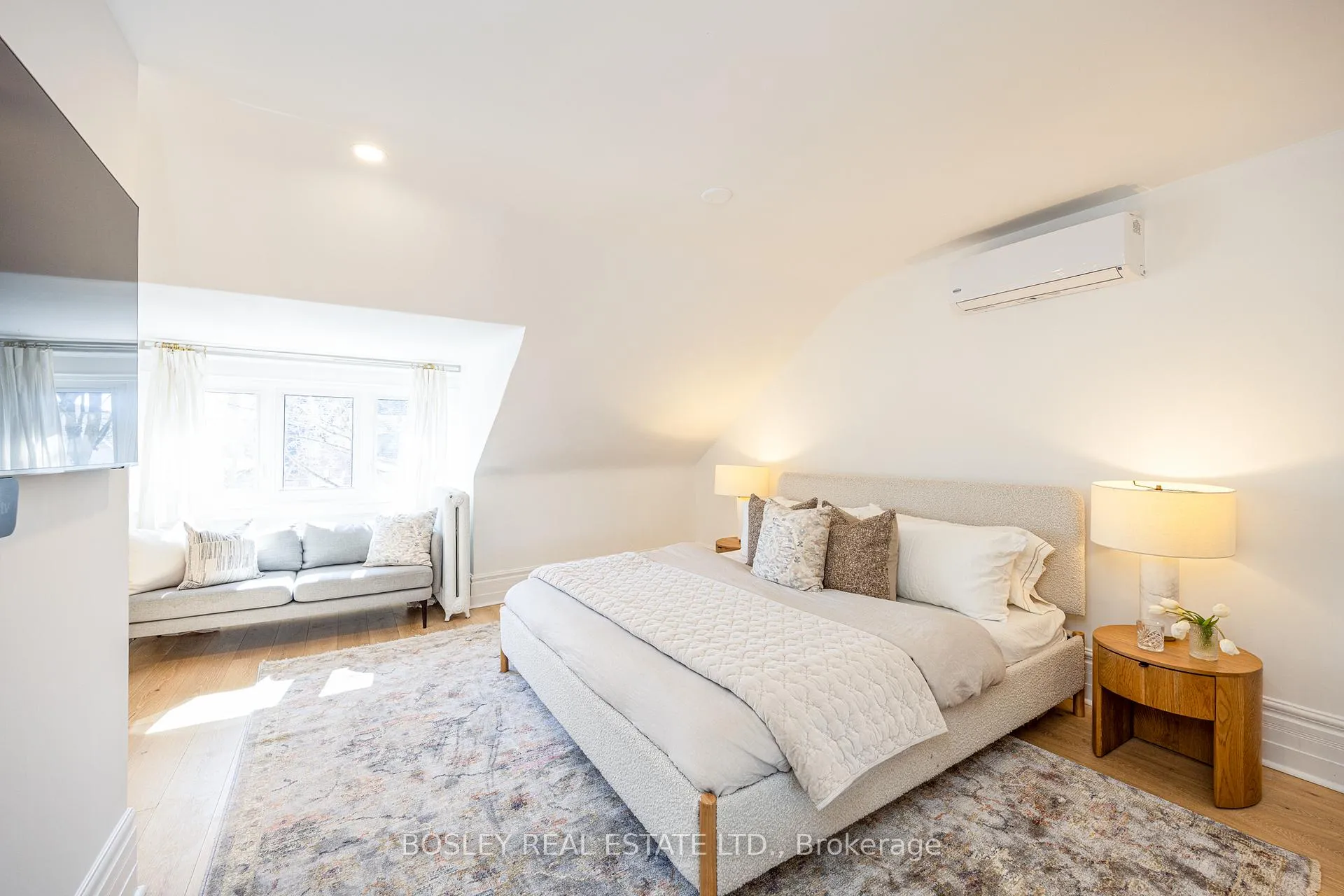Photo 27 of 110 Grenadier Road, Toronto, High Park-Swansea — HOMEH