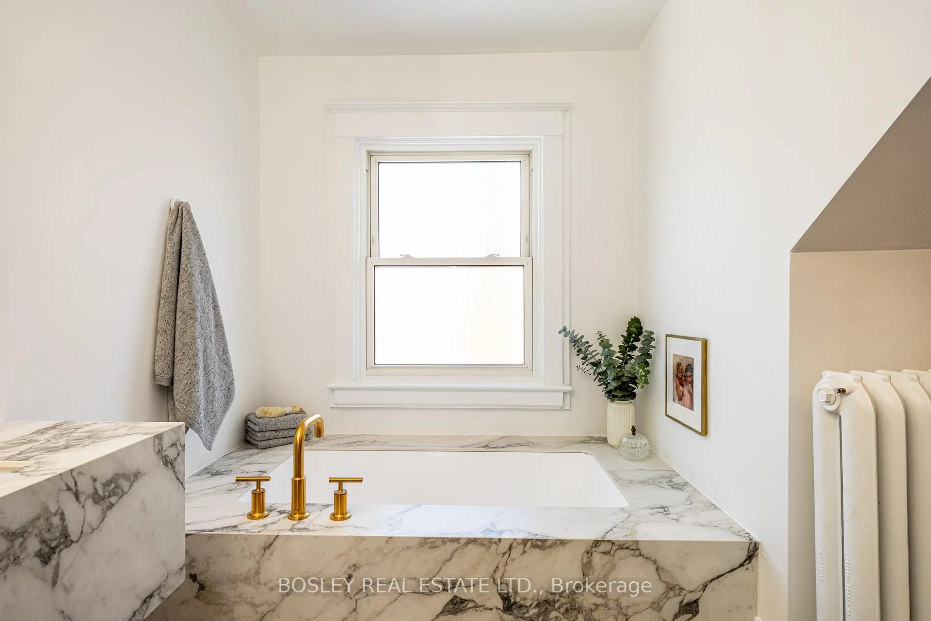 Photo 30 of 110 Grenadier Road, Toronto, High Park-Swansea — HOMEH