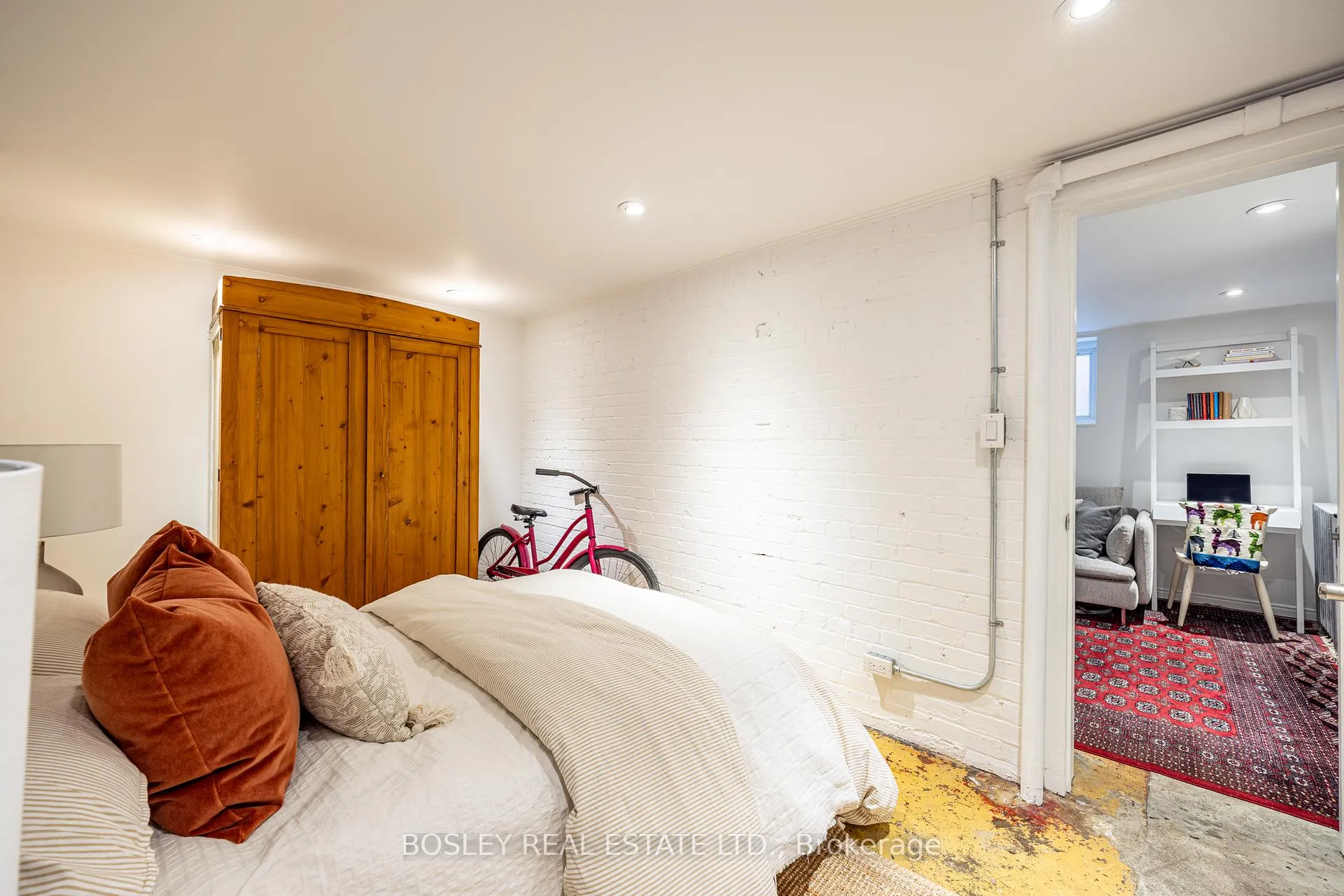 Photo 41 of 110 Grenadier Road, Toronto, High Park-Swansea — HOMEH