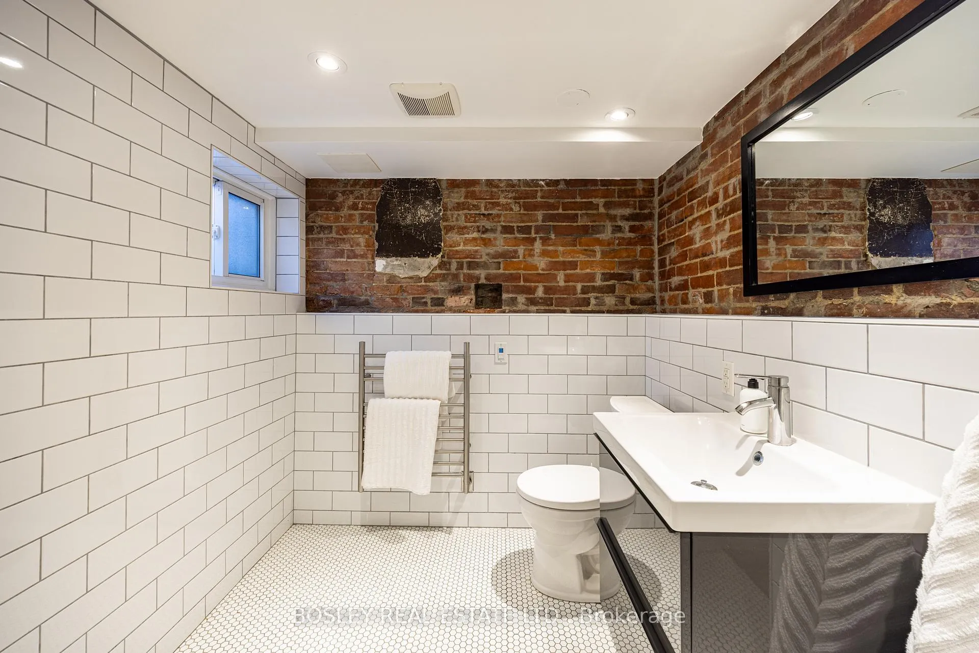 Photo 42 of 110 Grenadier Road, Toronto, High Park-Swansea — HOMEH
