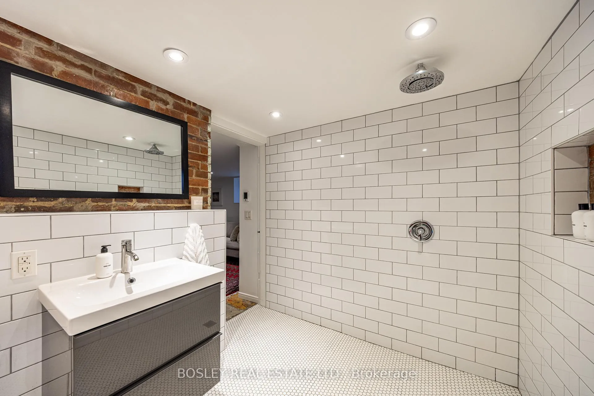 Photo 43 of 110 Grenadier Road, Toronto, High Park-Swansea — HOMEH