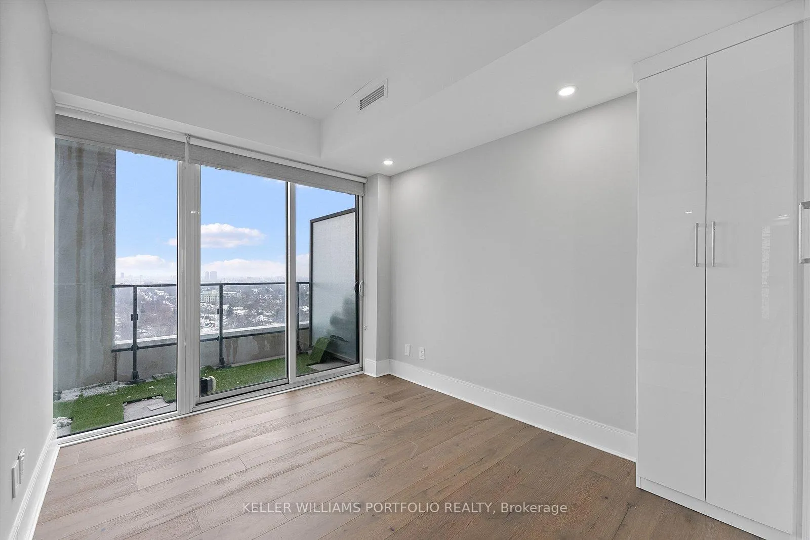 Photo 17 of Unit 2207, 5 Soudan Avenue, Toronto, Mount Pleasant West — HOMEH