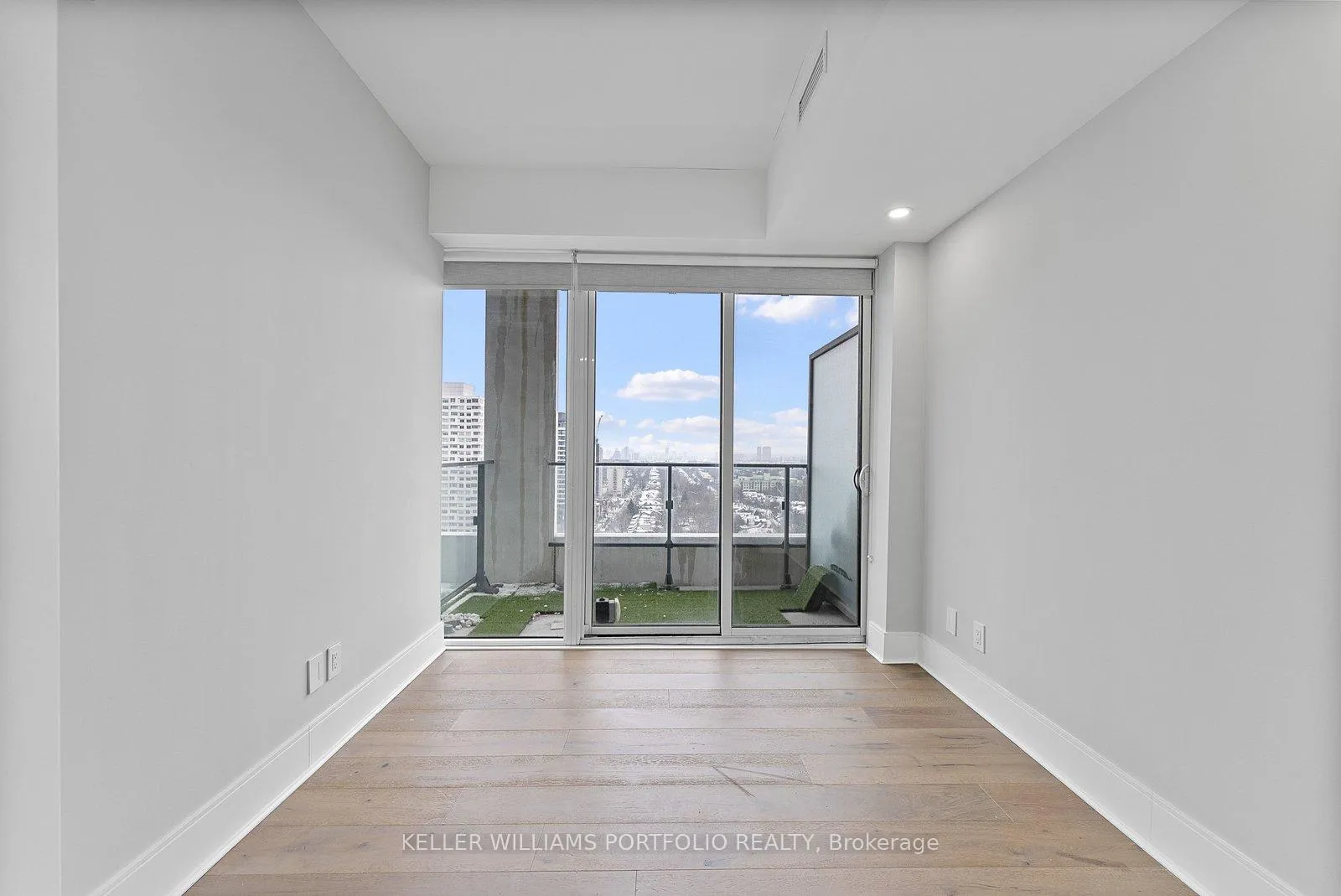 Photo 18 of Unit 2207, 5 Soudan Avenue, Toronto, Mount Pleasant West — HOMEH