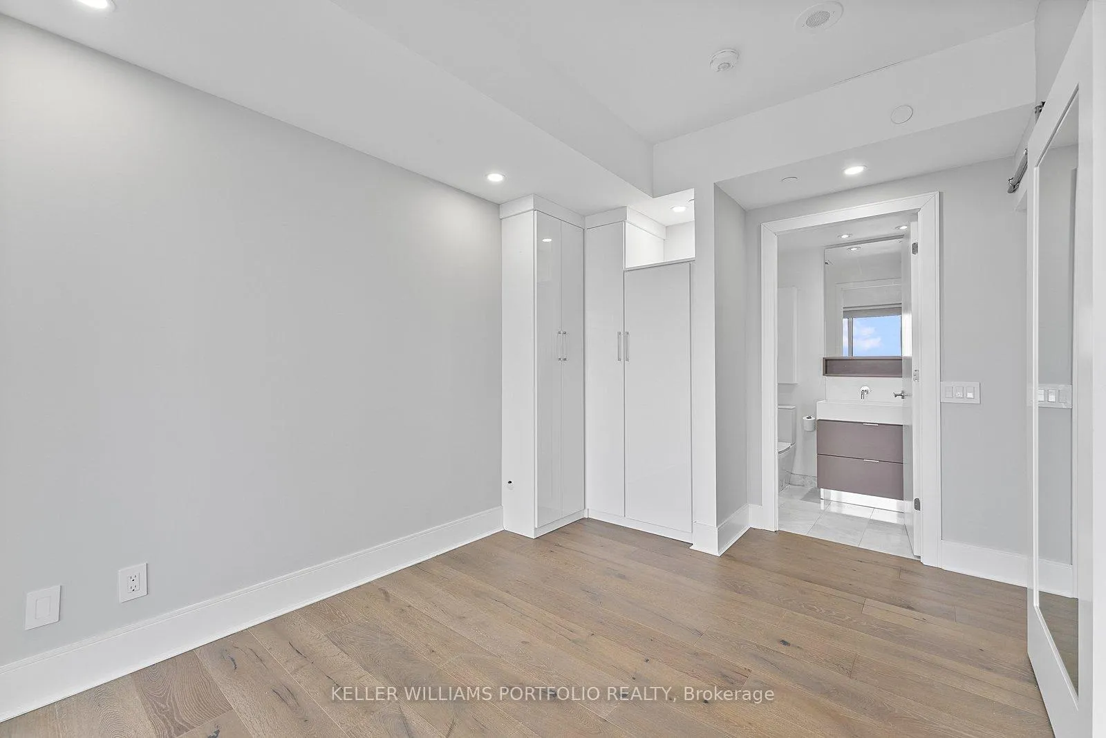 Photo 21 of Unit 2207, 5 Soudan Avenue, Toronto, Mount Pleasant West — HOMEH