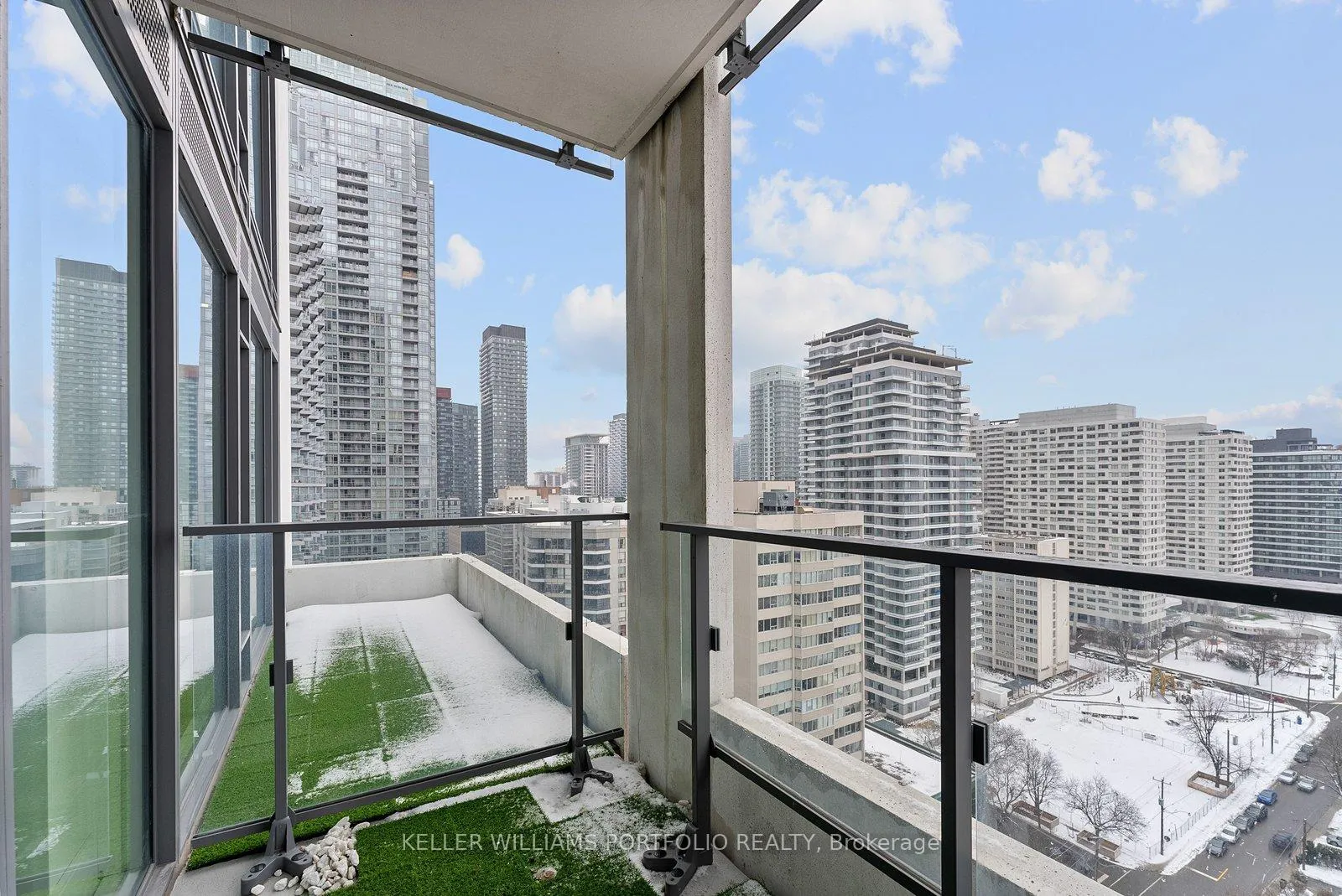 Photo 22 of Unit 2207, 5 Soudan Avenue, Toronto, Mount Pleasant West — HOMEH