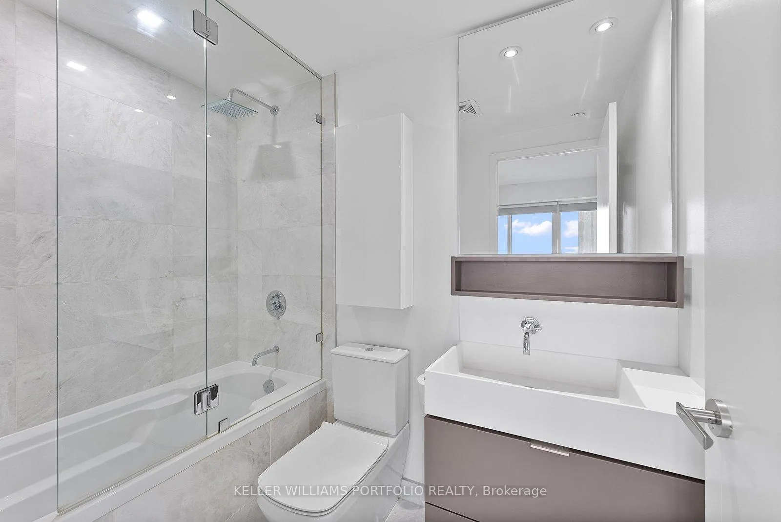 Photo 24 of Unit 2207, 5 Soudan Avenue, Toronto, Mount Pleasant West — HOMEH