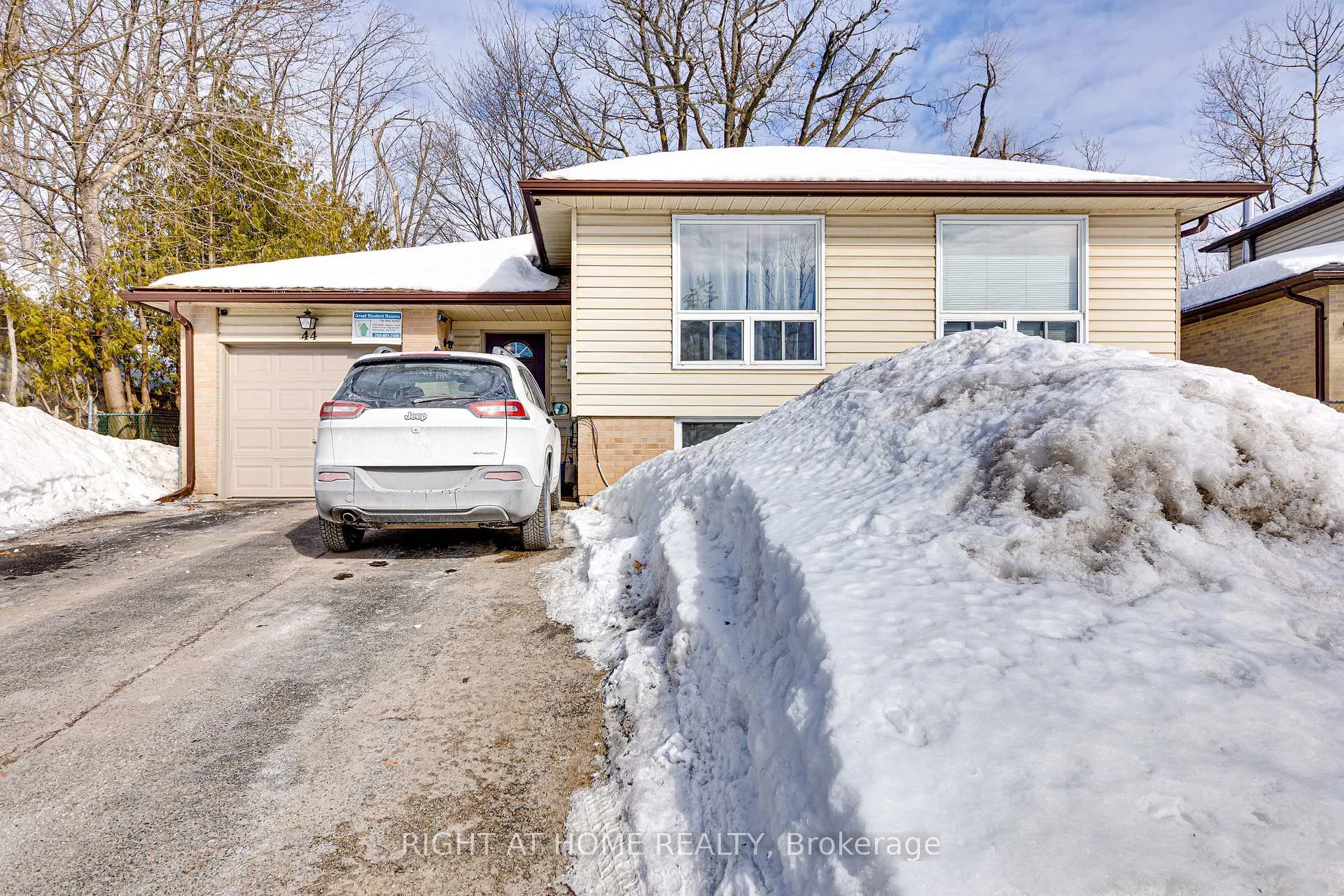 Photo 1 of 44 Bernick Drive, Barrie, Grove East — HOMEH