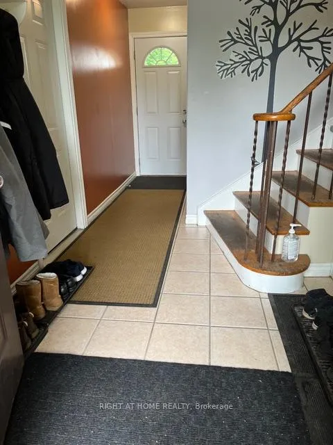 Photo 4 of 44 Bernick Drive, Barrie, Grove East — HOMEH