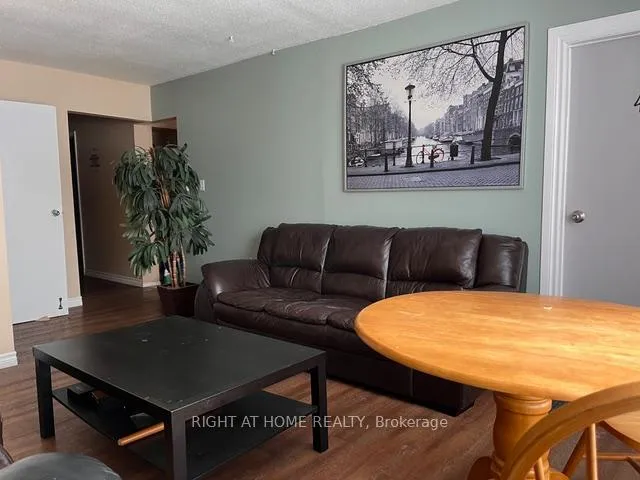 Photo 8 of 44 Bernick Drive, Barrie, Grove East — HOMEH